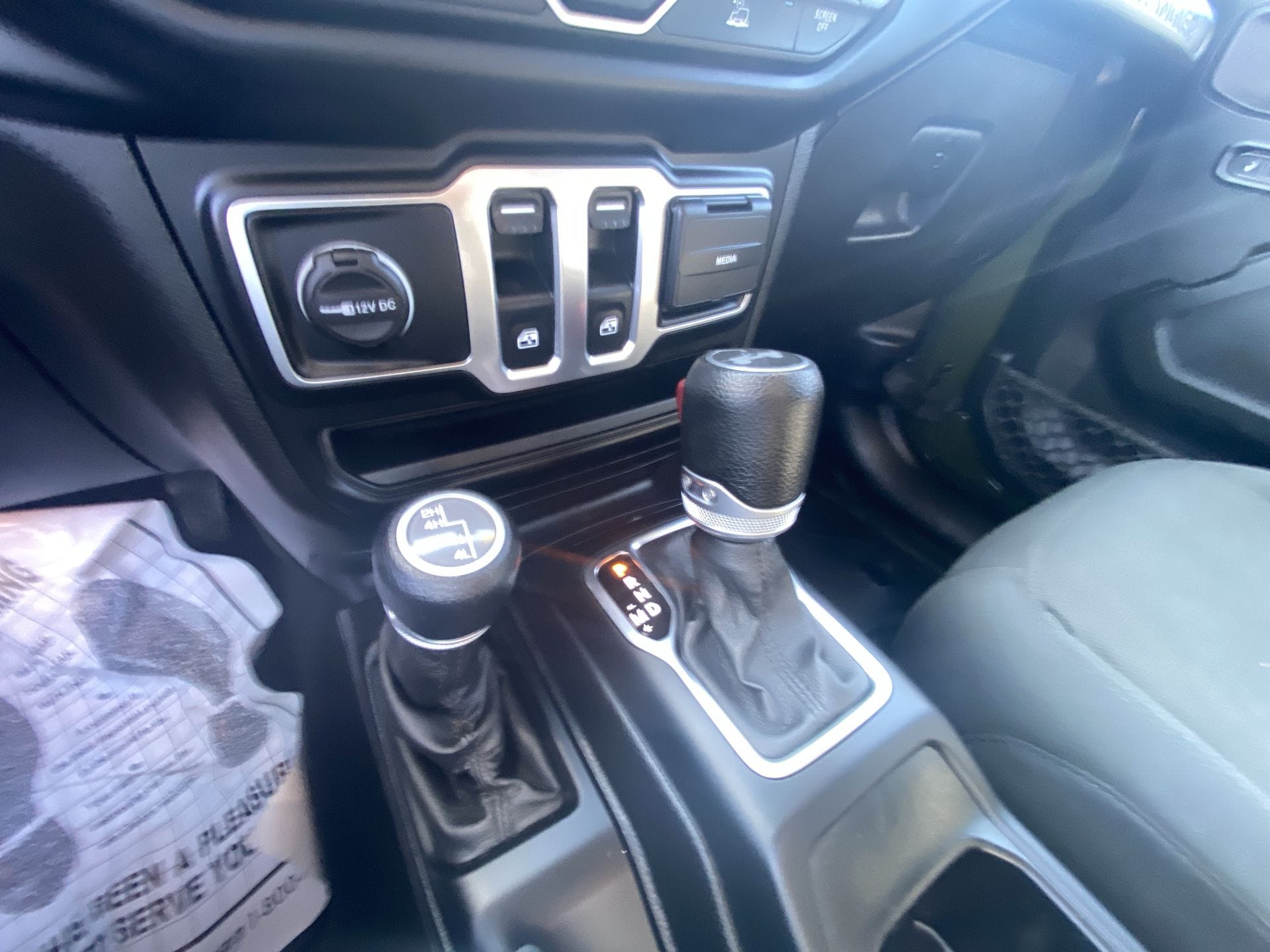 2021 Jeep Wrangler Willys - Photo 19