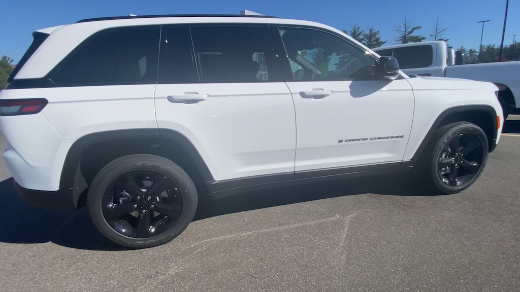 New 2025 Jeep Grand Cherokee ALTITUDE X 4X4 Sport Utility