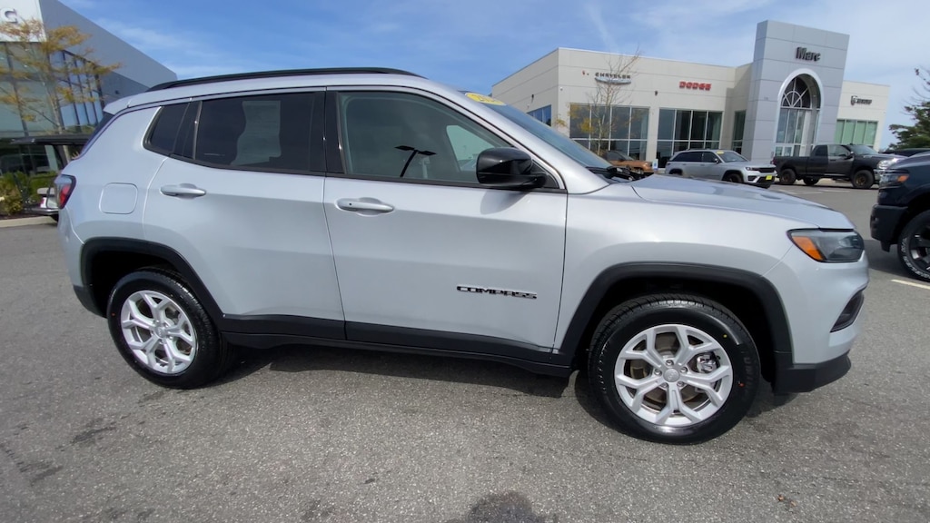 Used 2024 Jeep Compass Latitude SUV