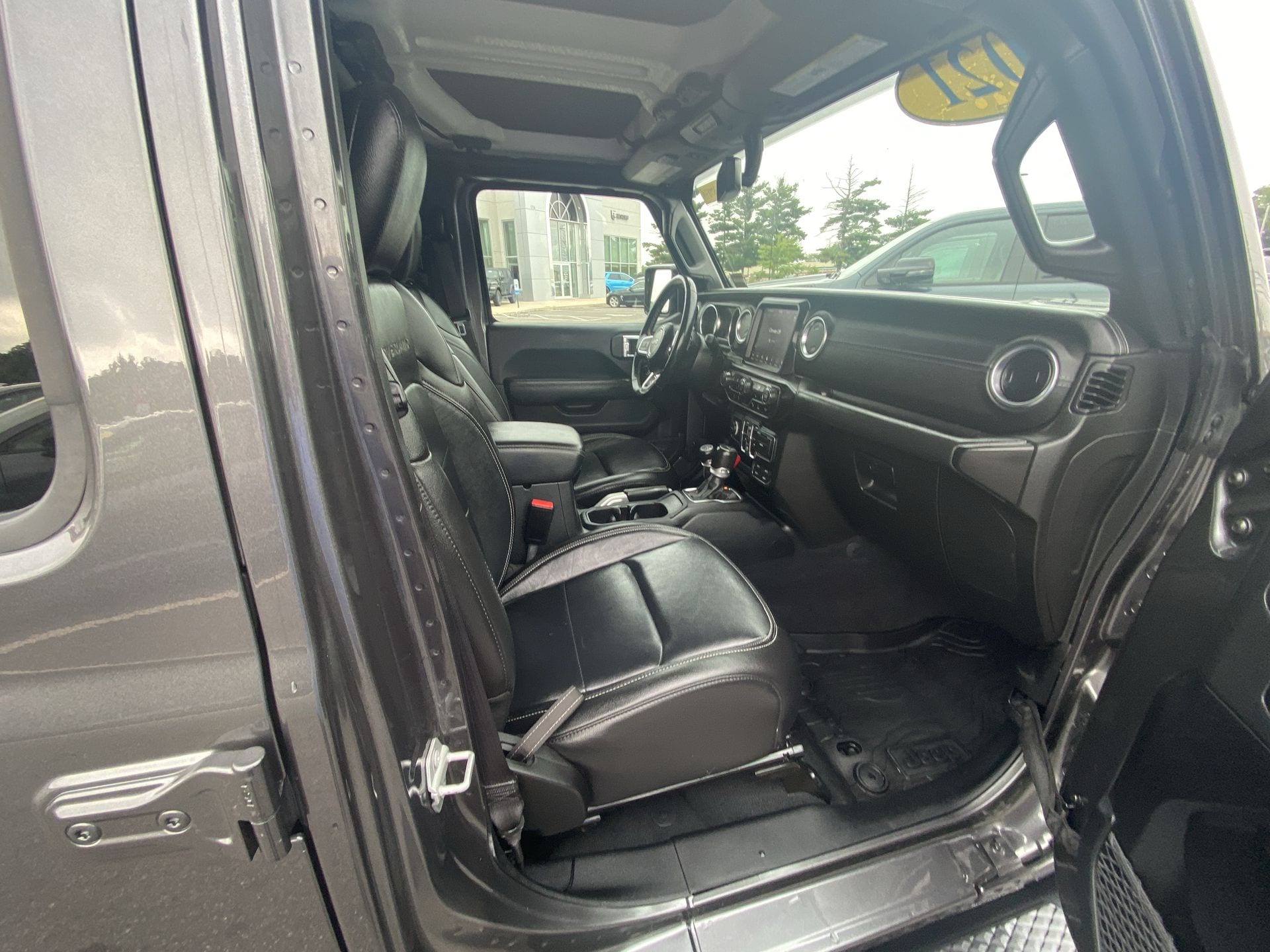 2021 Jeep Gladiator Overland - Photo 24