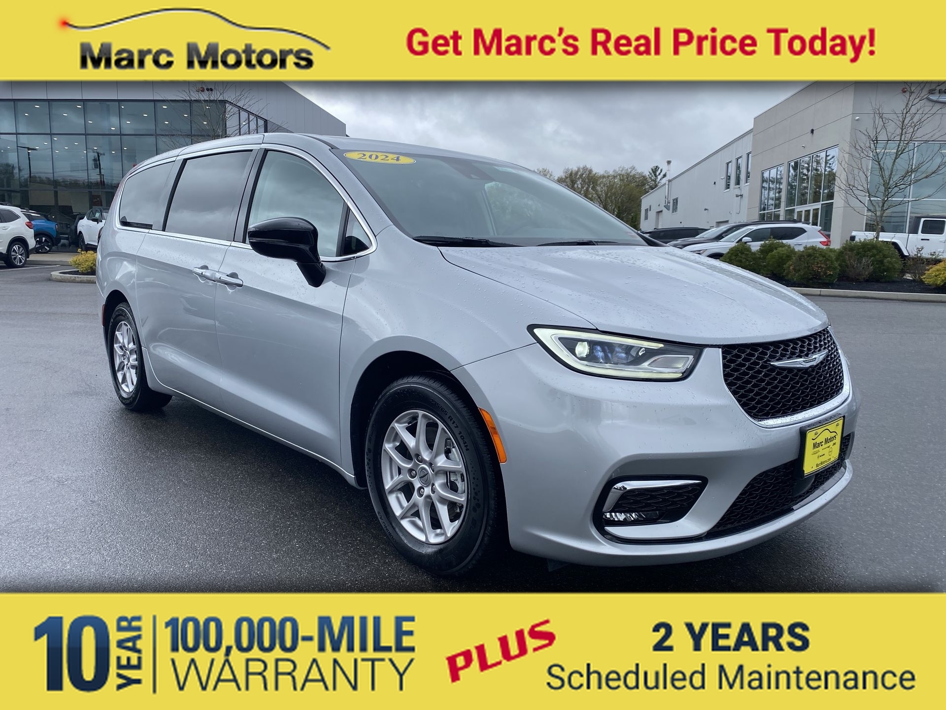 2024 Chrysler Pacifica Touring L's photo