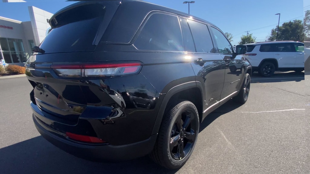 New 2025 Jeep Grand Cherokee ALTITUDE X 4X4 Sport Utility