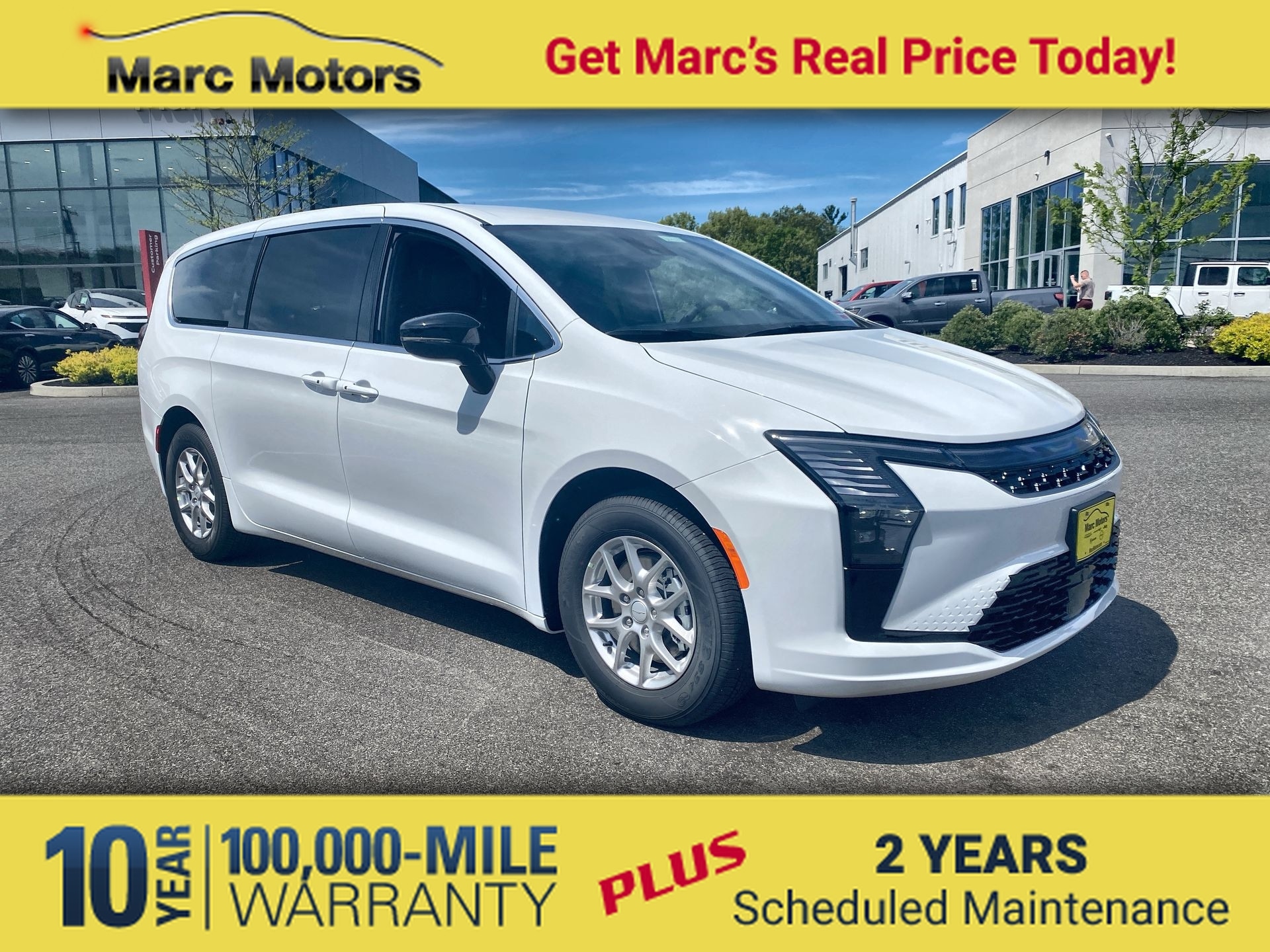 2027 Chrysler Pacifica Select's photo