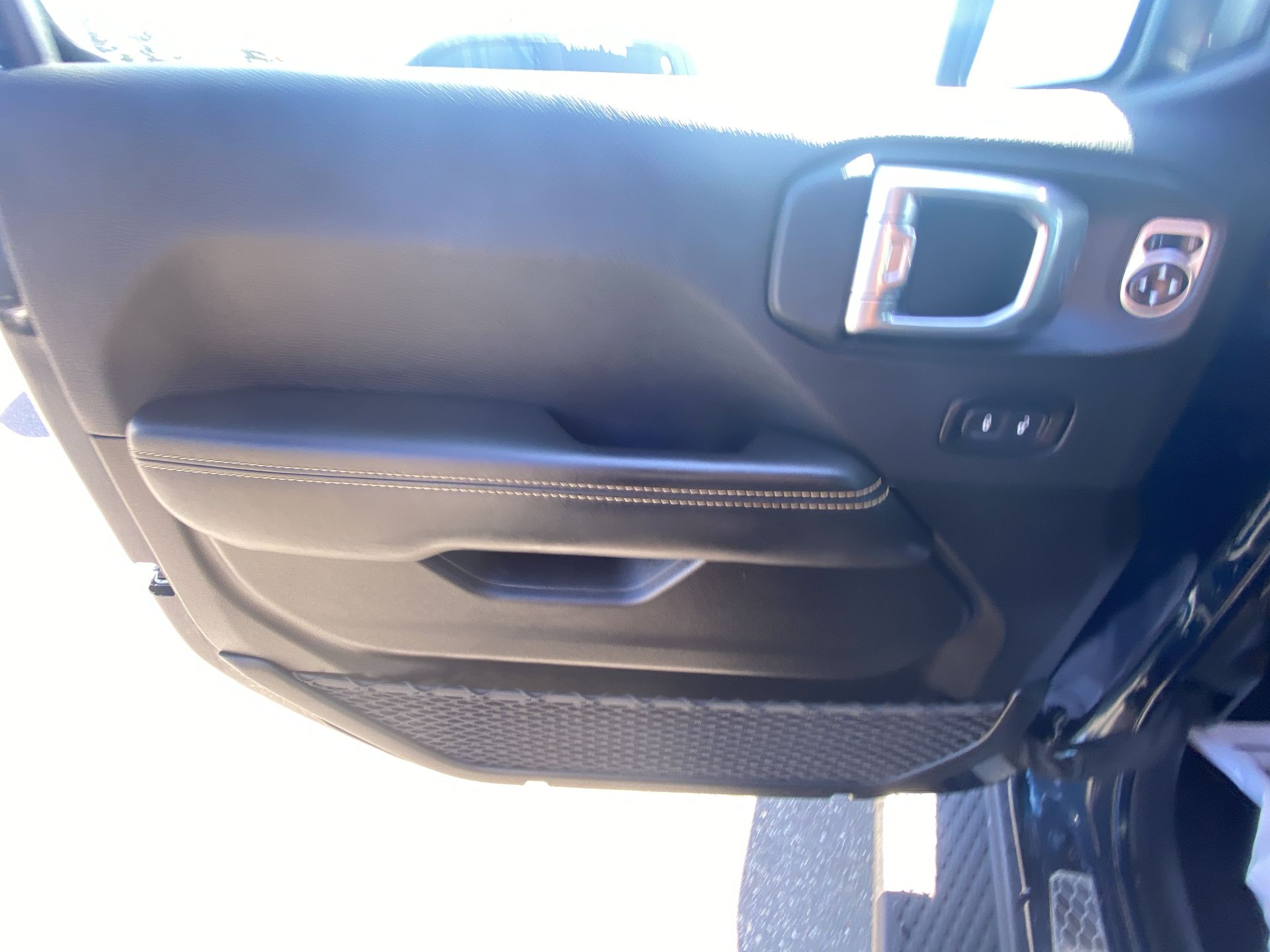 2025 Jeep Wrangler 4-Door Sahara - Photo 13