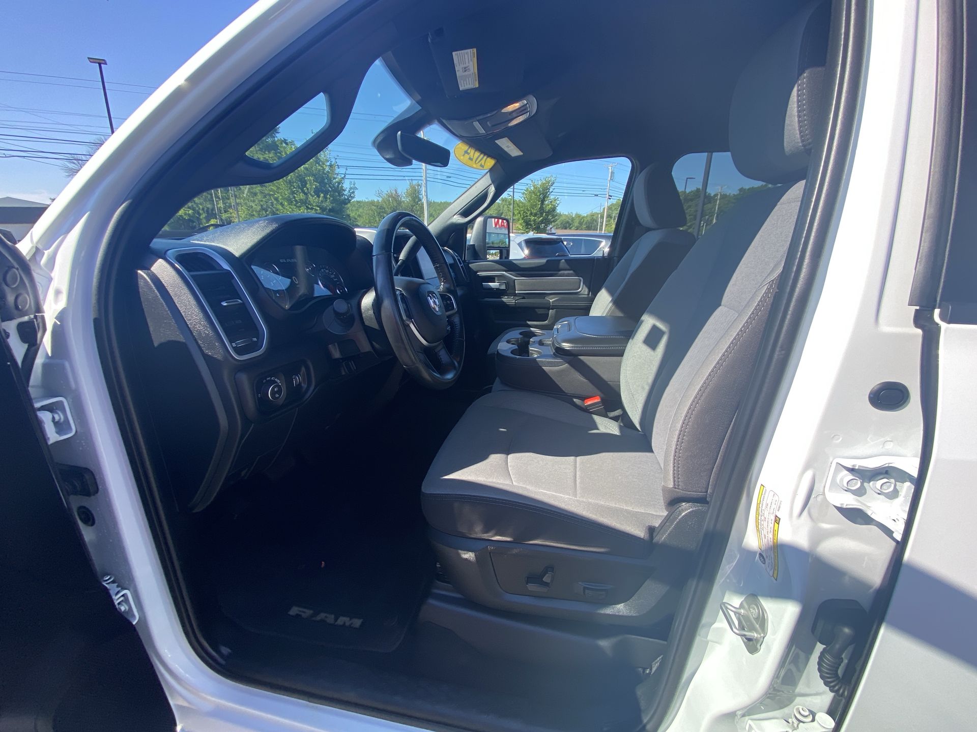 2024 RAM Ram 3500 Pickup Big Horn - Photo 11