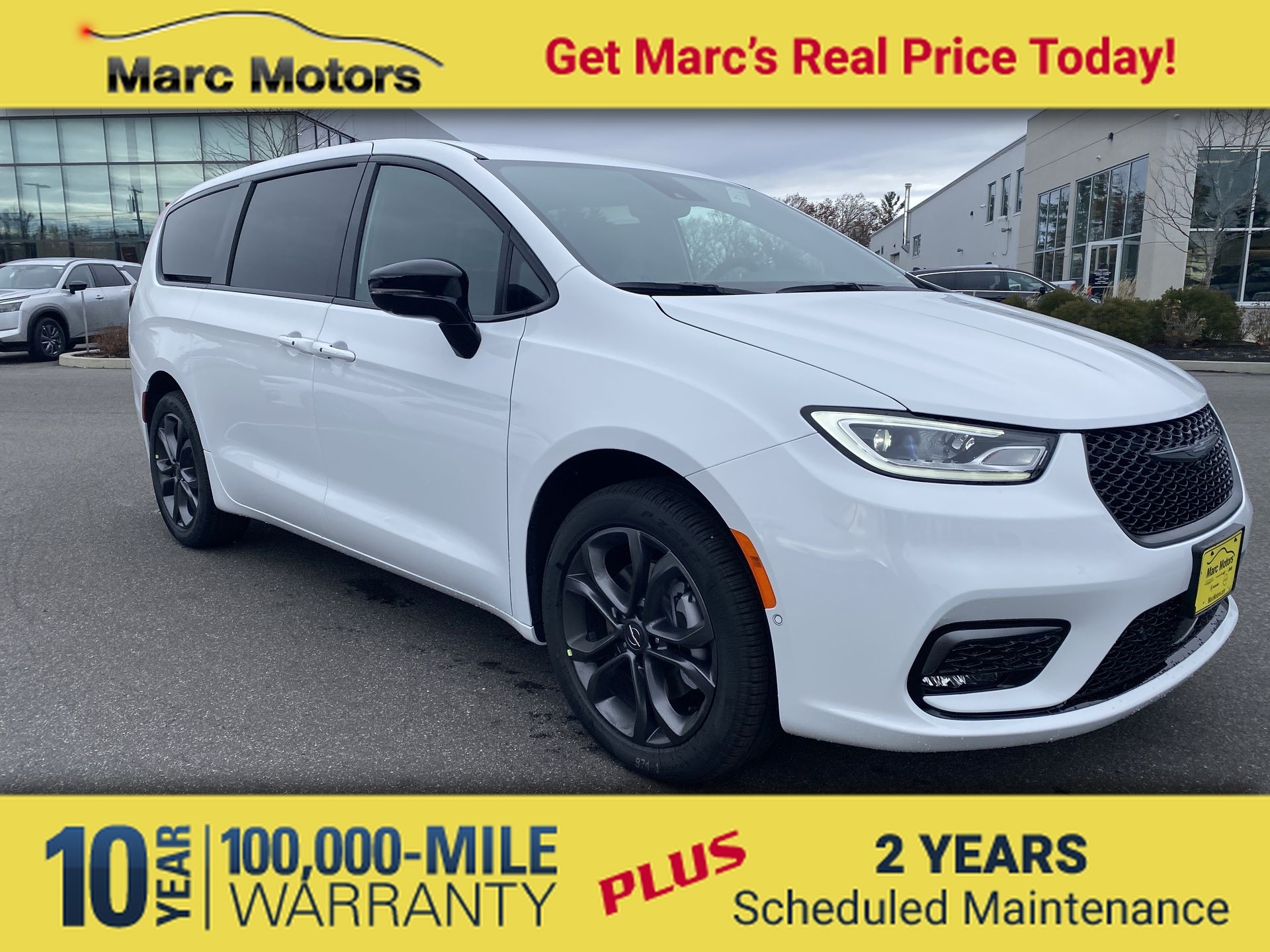 2026 Chrysler Pacifica Select's photo