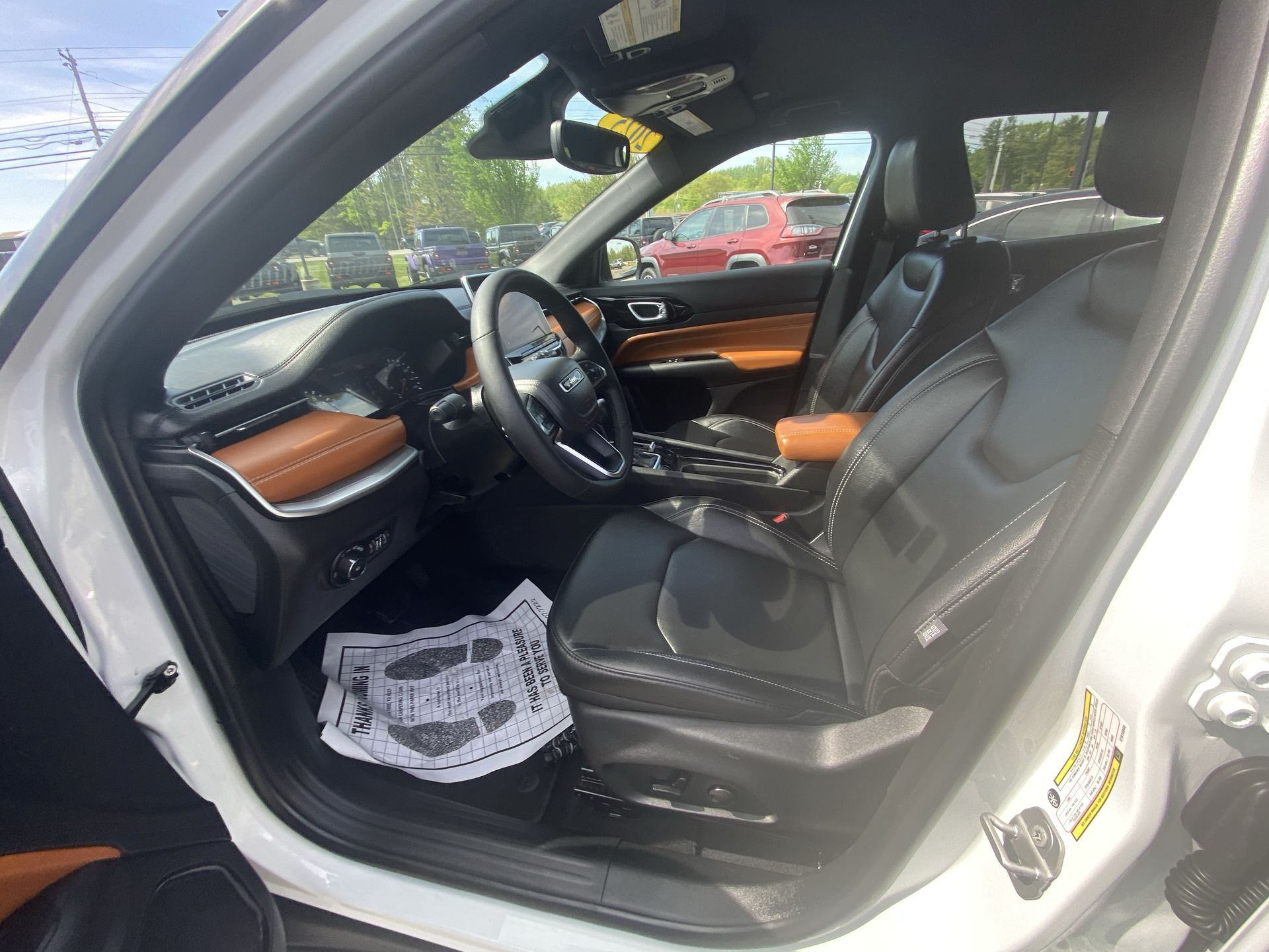 2025 Jeep Compass Limited - Photo 11
