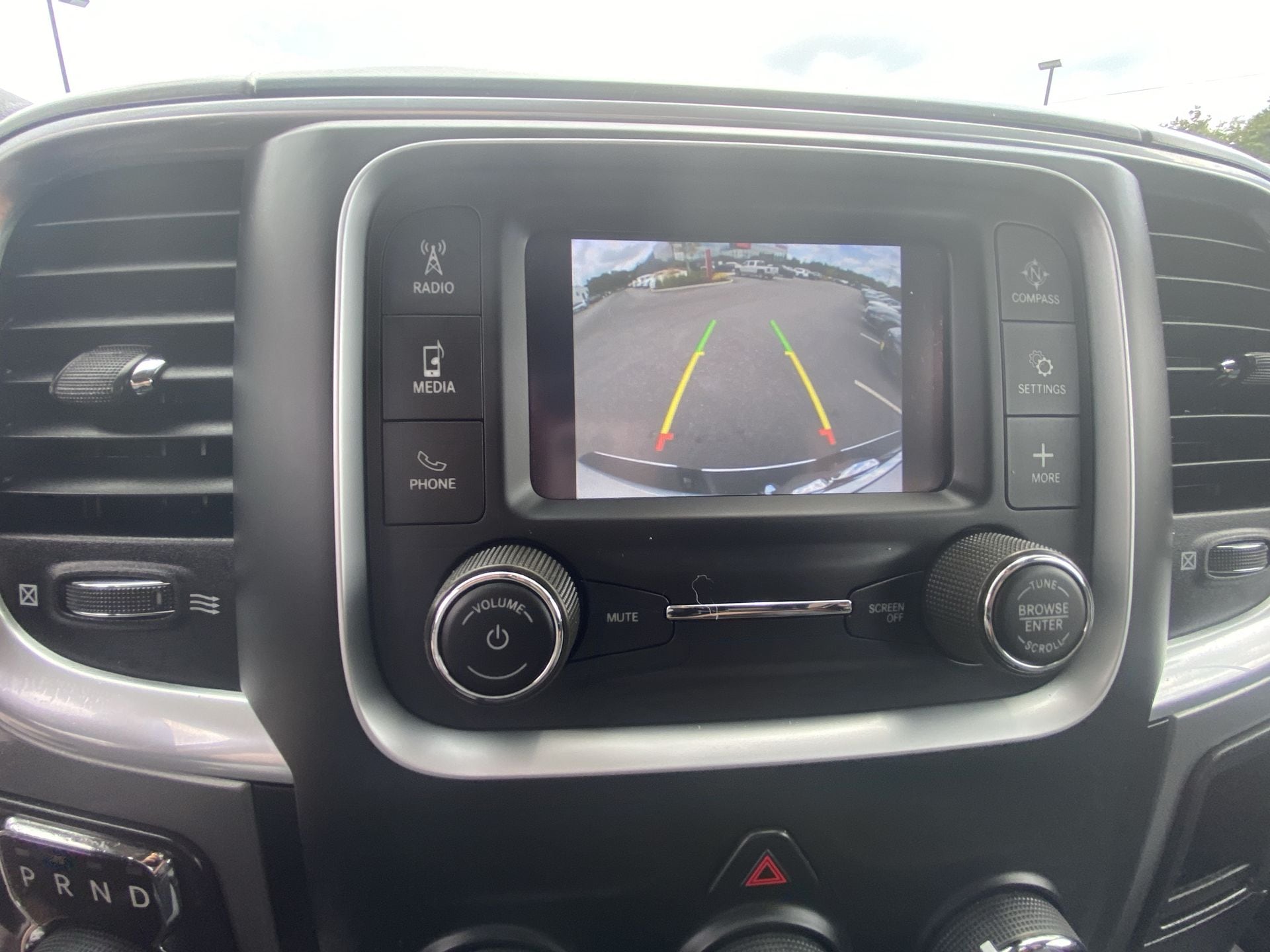 2024 RAM Ram 1500 Classic SLT - Photo 17
