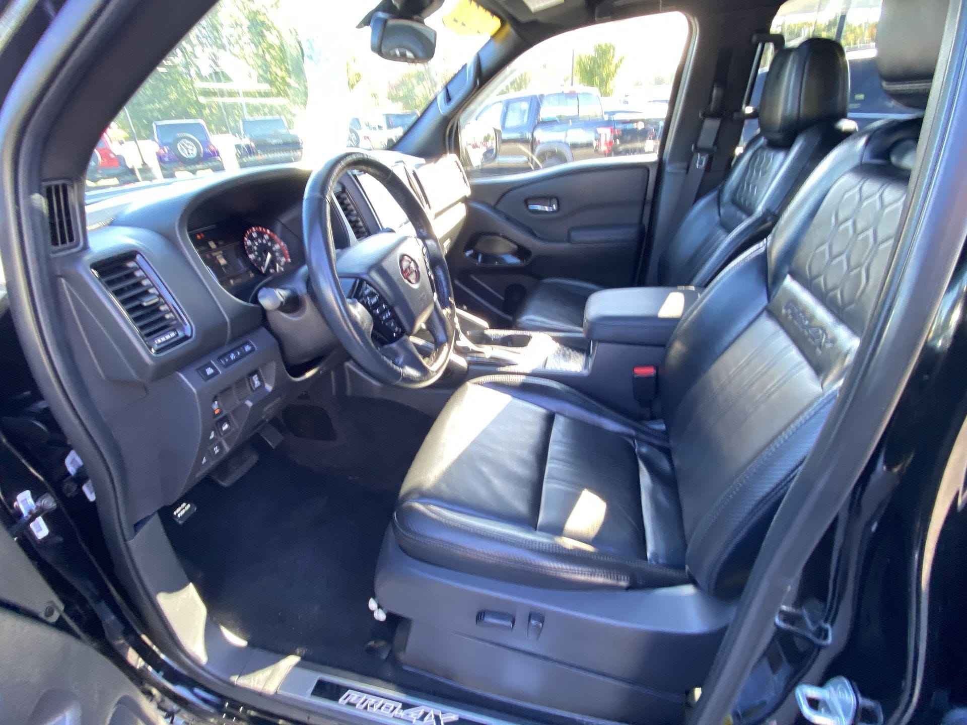 2022 Nissan Frontier PRO-4X - Photo 11