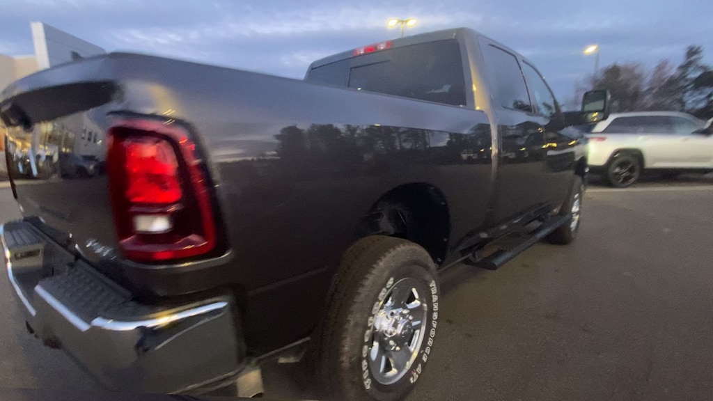 New 2026 Ram 2500 TRADESMAN CREW CAB 4X4 6'4 BOX Pickup