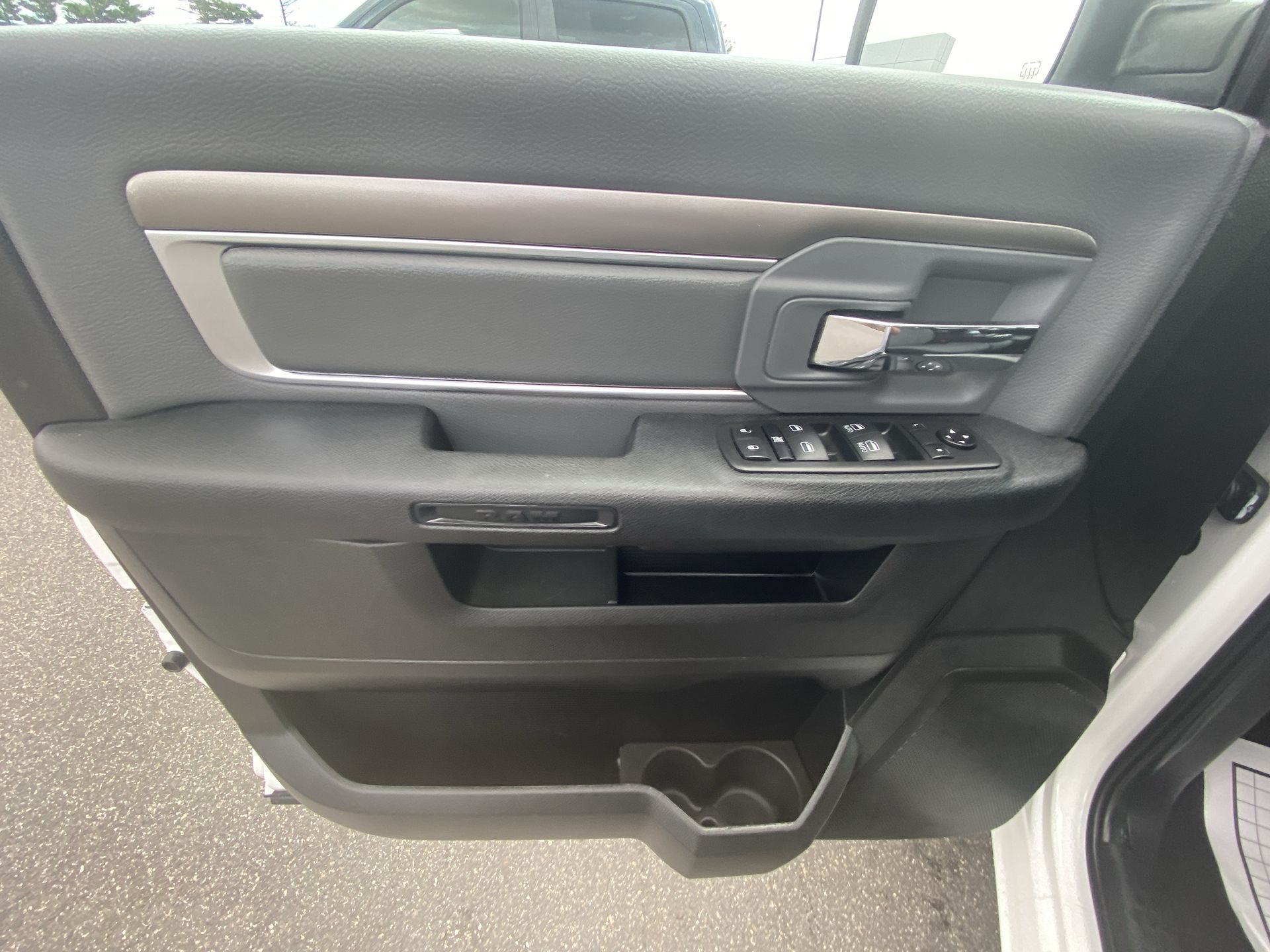 2024 RAM Ram 1500 Classic SLT - Photo 13