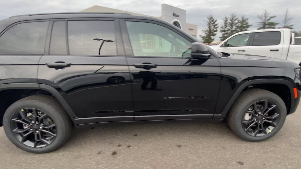 New 2025 Jeep Grand Cherokee LIMITED 4X4 Sport Utility