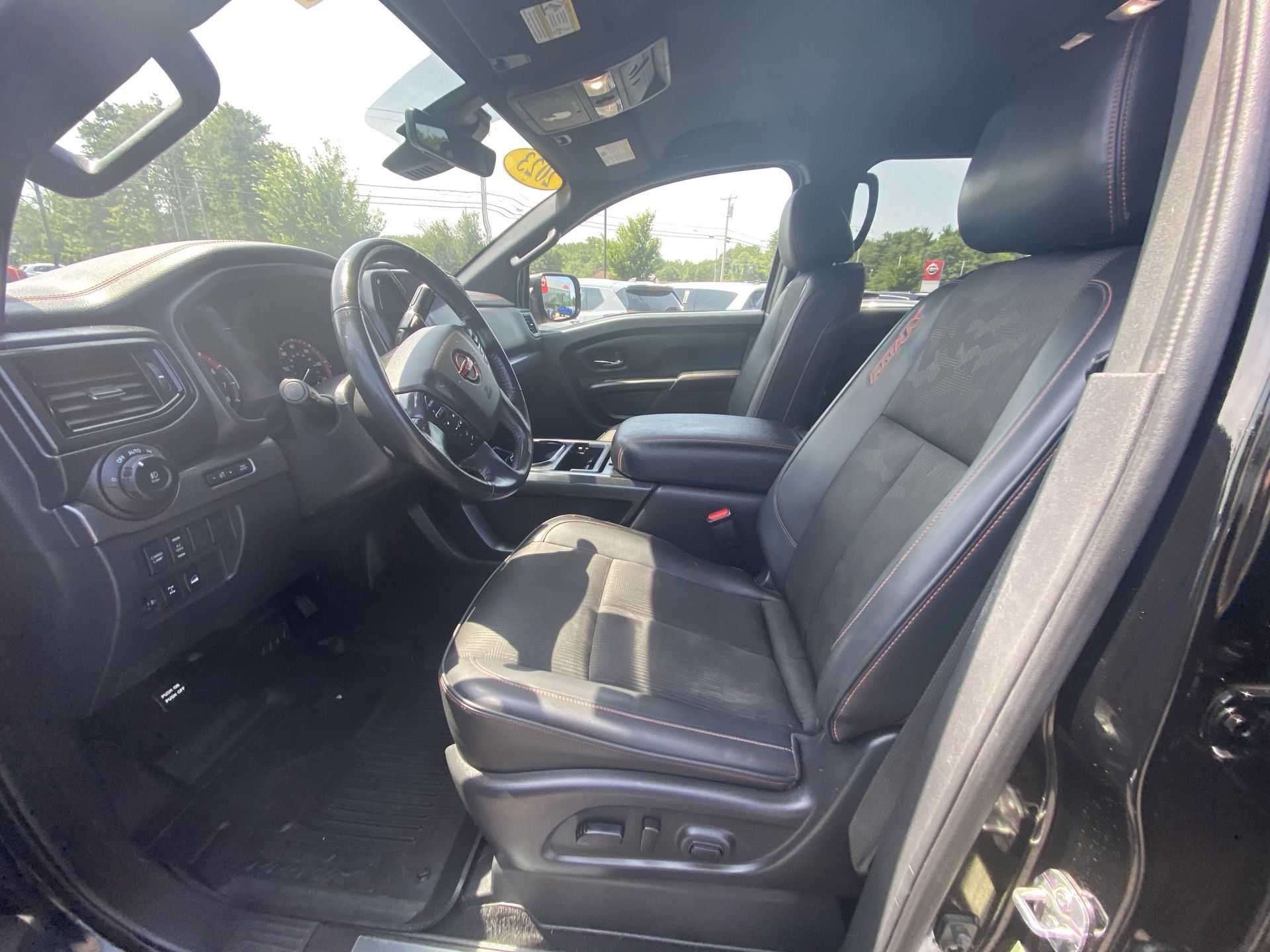 2023 Nissan Titan PRO-4X - Photo 10