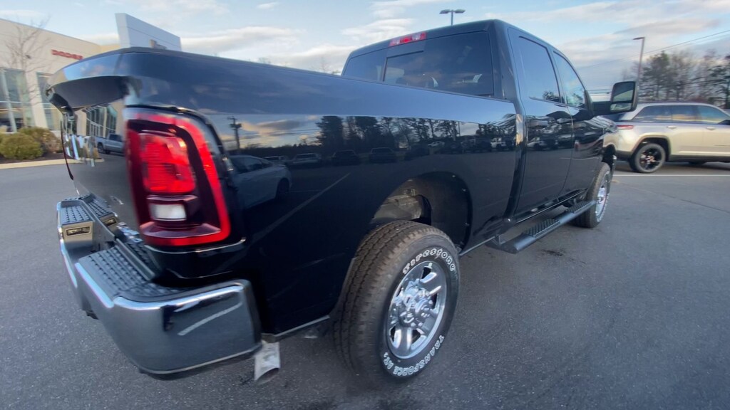 New 2026 Ram 2500 TRADESMAN CREW CAB 4X4 6'4 BOX Pickup