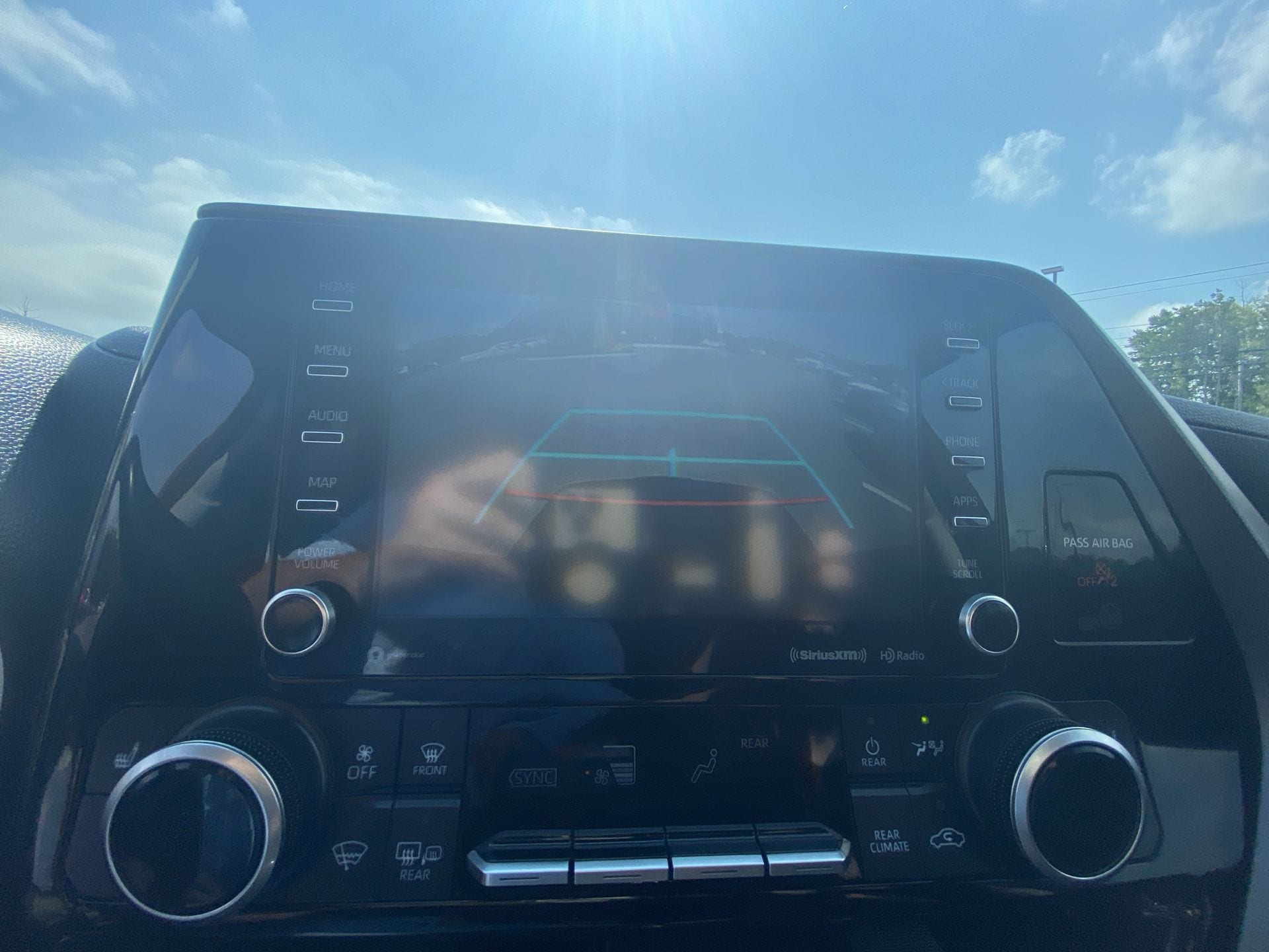 2021 Toyota Highlander XLE - Photo 17