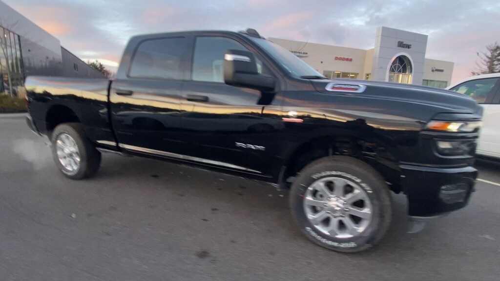 New 2026 Ram 2500 BIG HORN CREW CAB 4X4 6'4 BOX Pickup