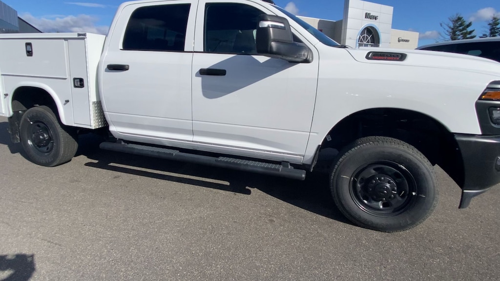 New 2025 Ram 2500 TRADESMAN CREW CAB 4X4 6'4 BOX Pickup