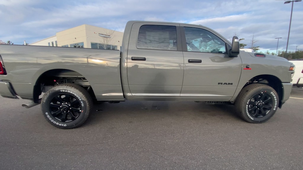 New 2026 Ram 2500 BIG HORN CREW CAB 4X4 6'4 BOX Pickup