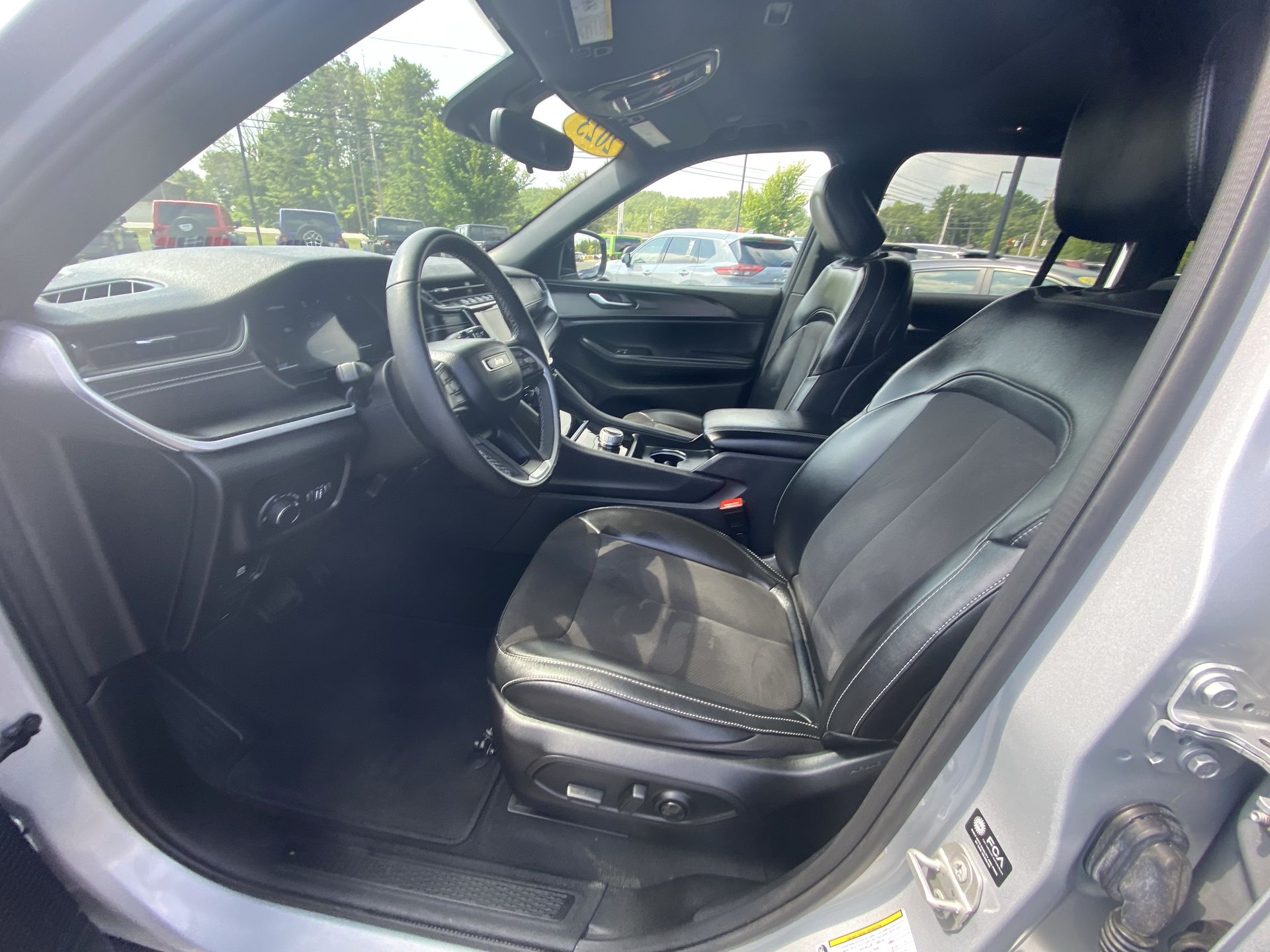 2023 Jeep Grand Cherokee Altitude - Photo 11
