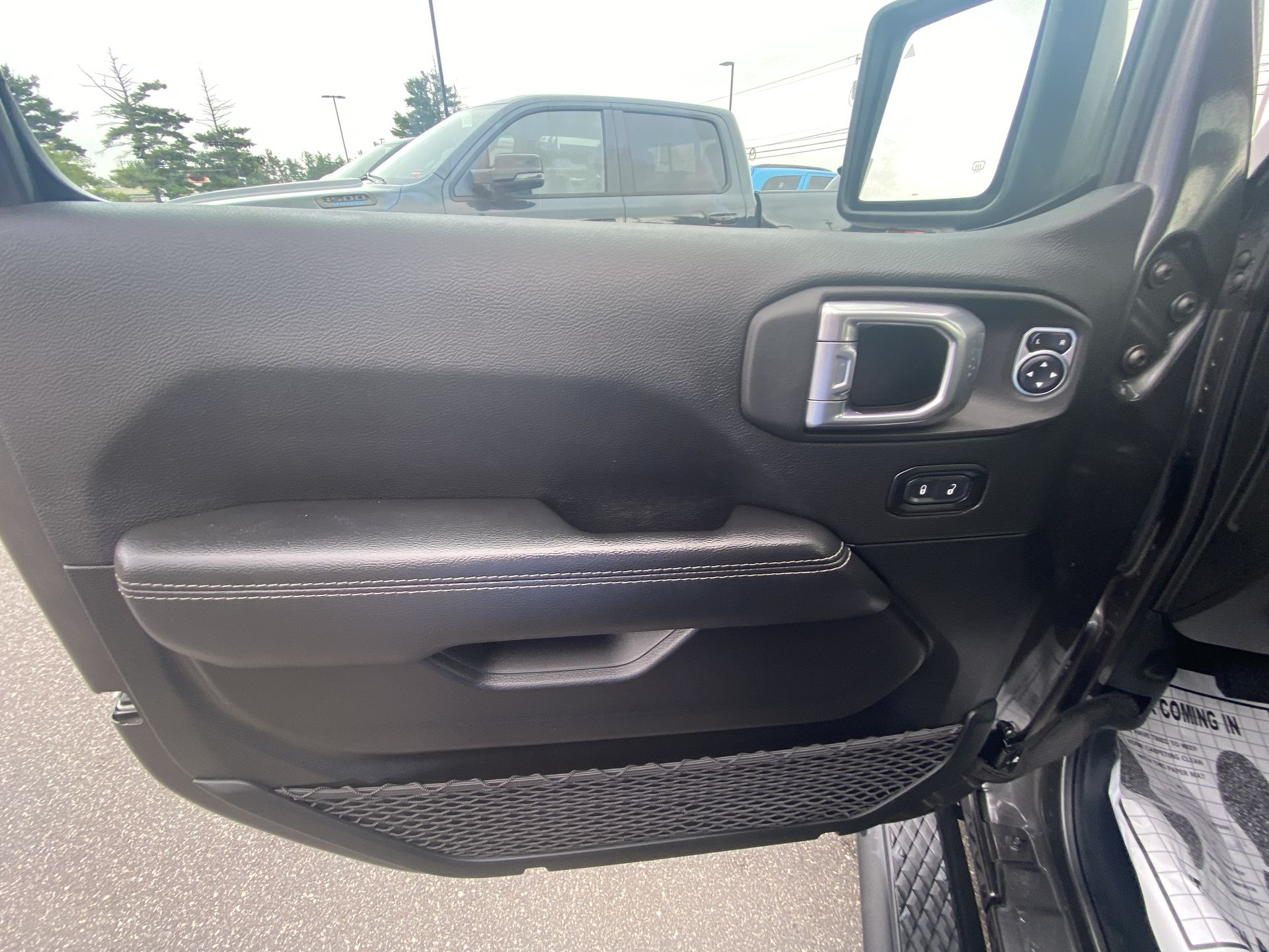 2021 Jeep Gladiator Overland - Photo 13