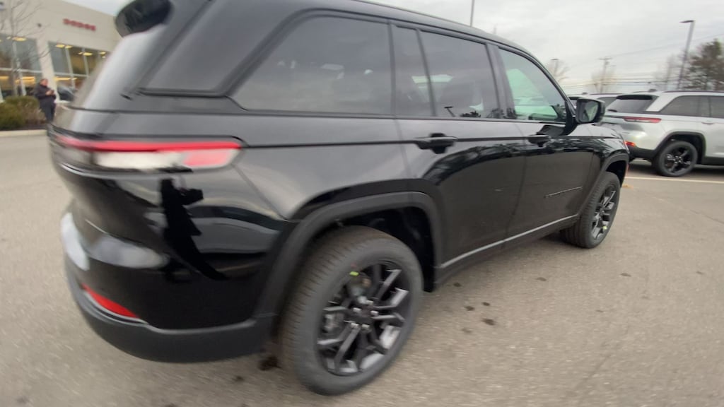 New 2025 Jeep Grand Cherokee LIMITED 4X4 Sport Utility