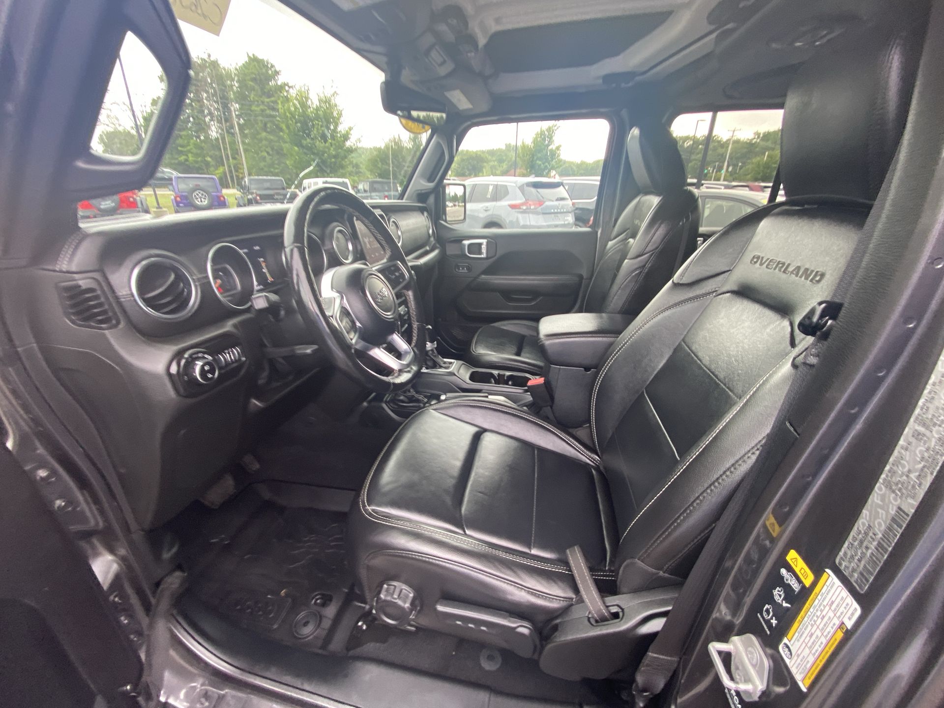 2021 Jeep Gladiator Overland - Photo 11