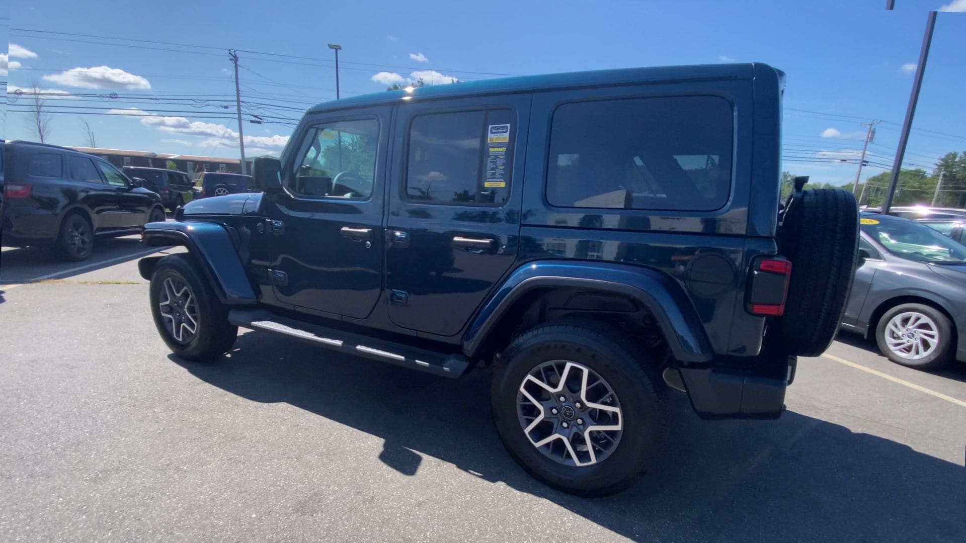 2025 Jeep Wrangler 4-Door Sahara - Photo 8