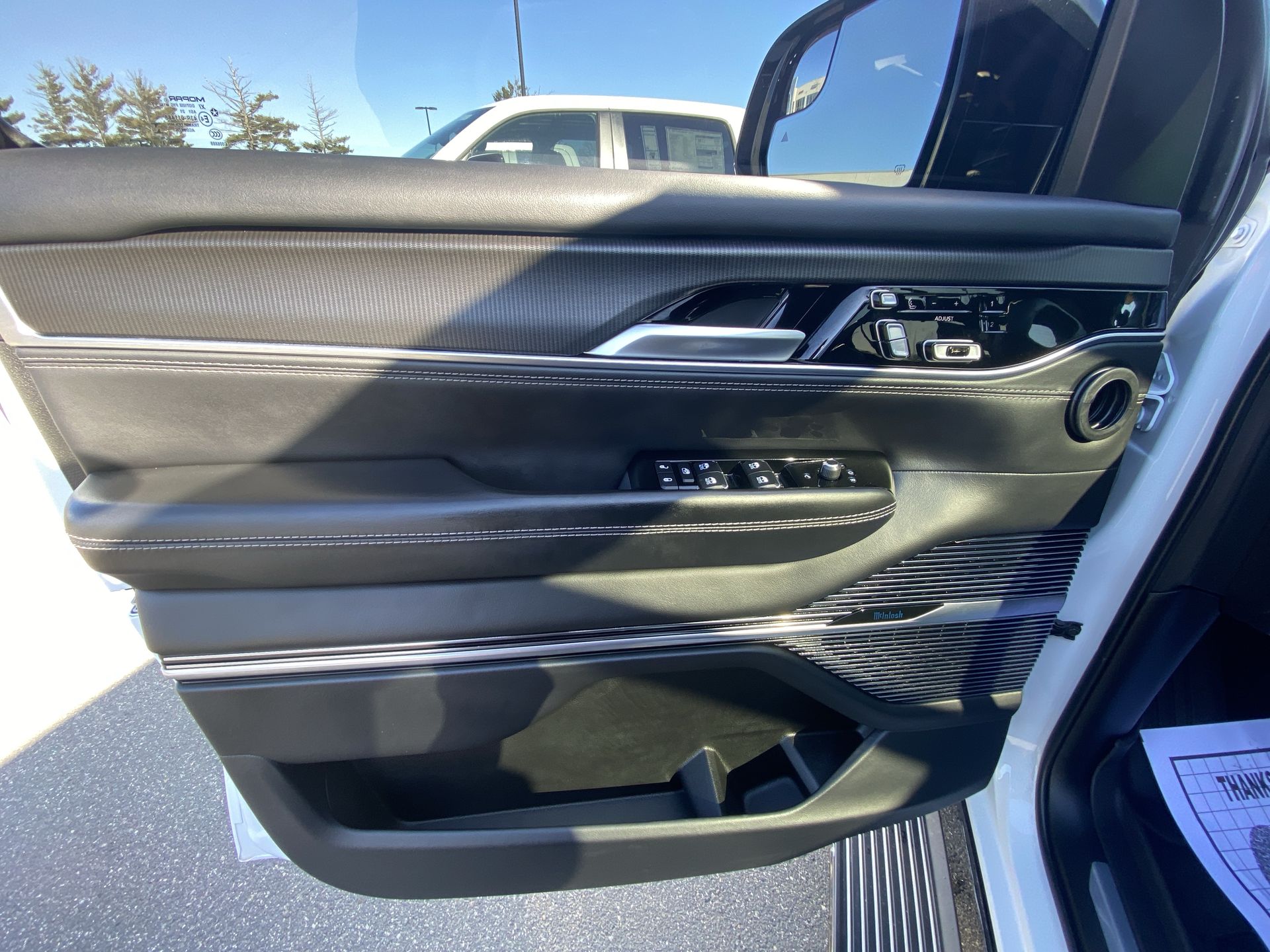 2024 Jeep Grand Wagoneer Series II - Photo 13