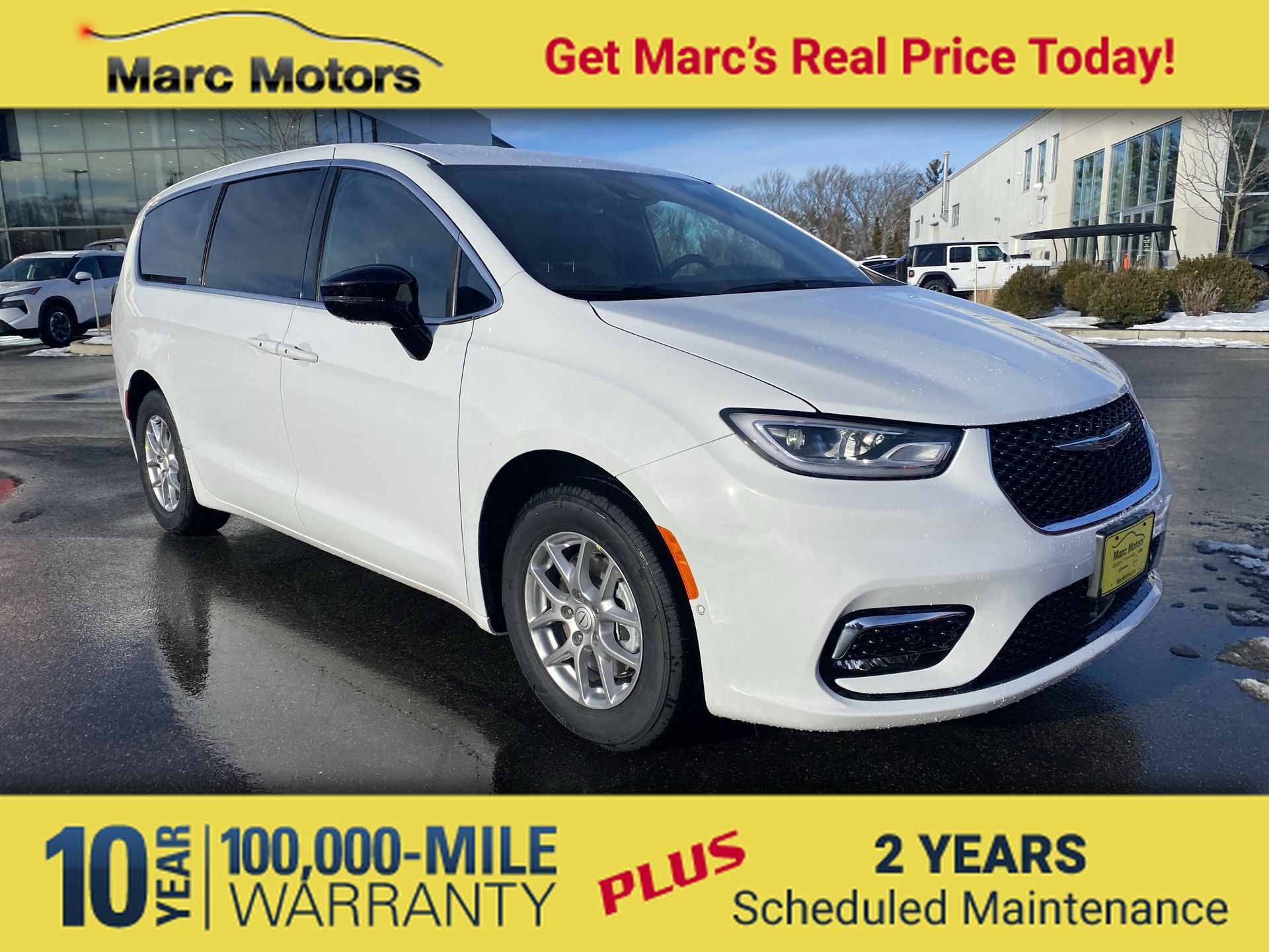 2026 Chrysler Pacifica Select's photo