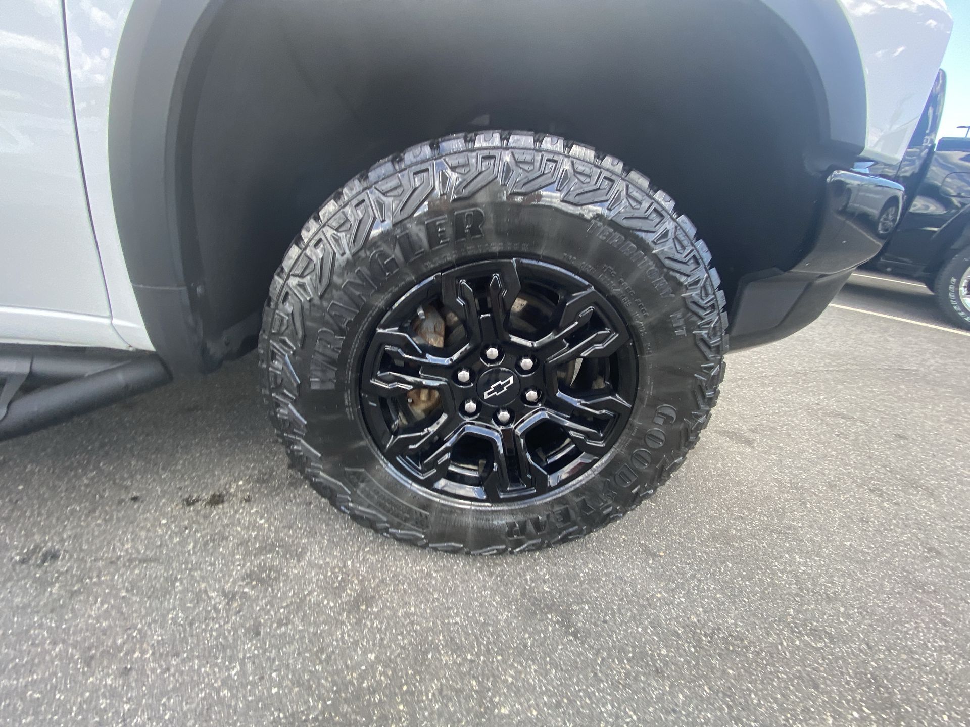 2023 Chevrolet Silverado 1500 ZR2 - Photo 10