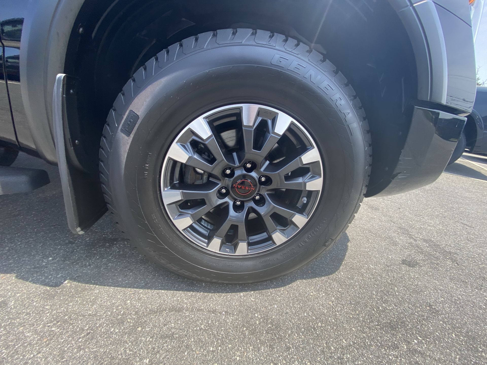 2023 Nissan Titan PRO-4X - Photo 9