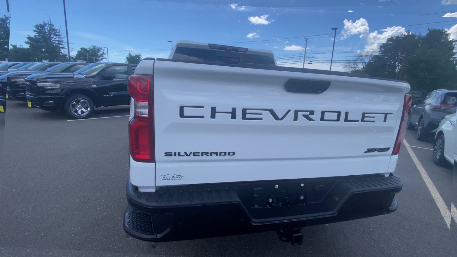 2023 Chevrolet Silverado 1500 ZR2 - Photo 9