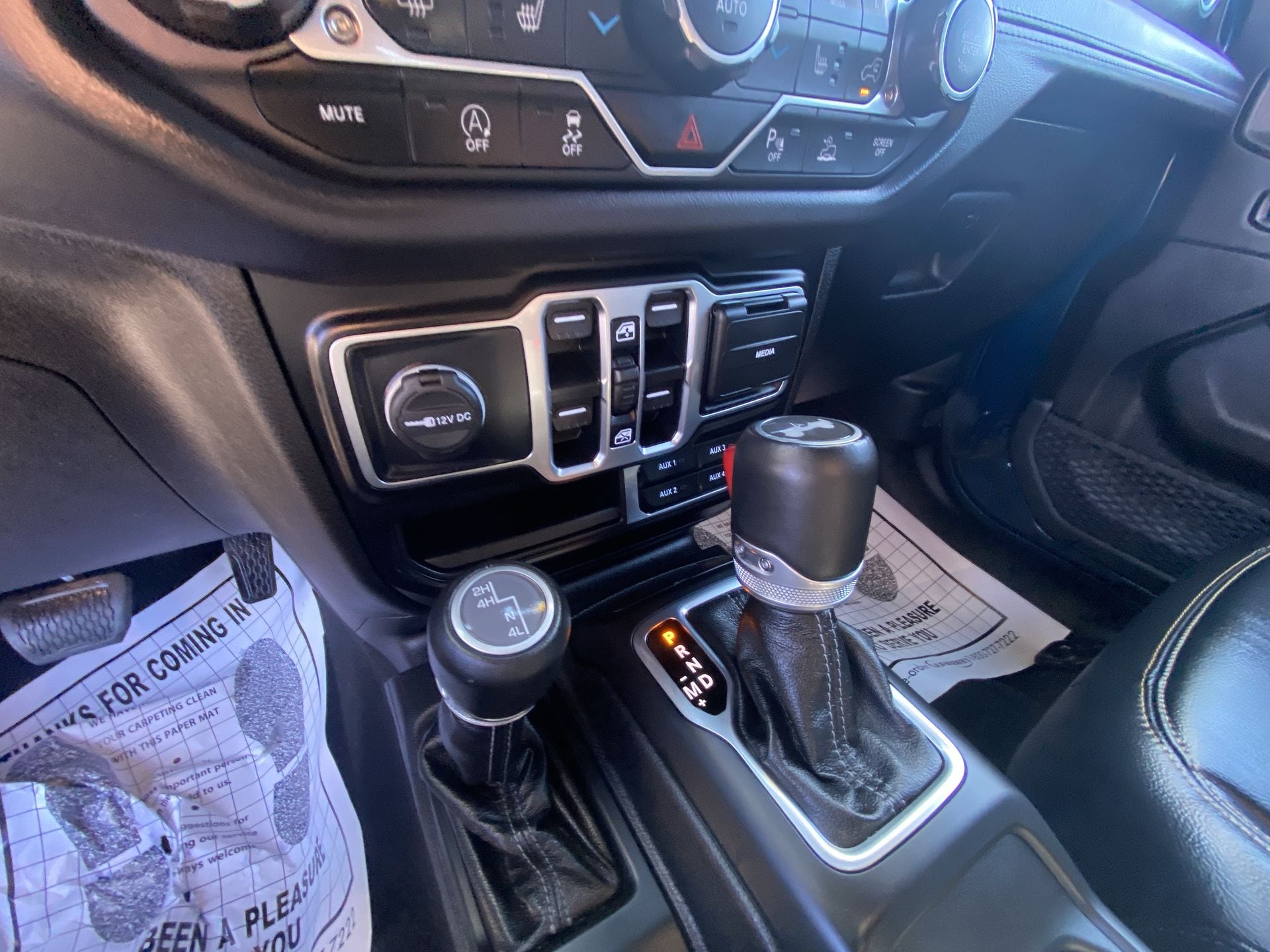 2025 Jeep Wrangler 4-Door Sahara - Photo 19
