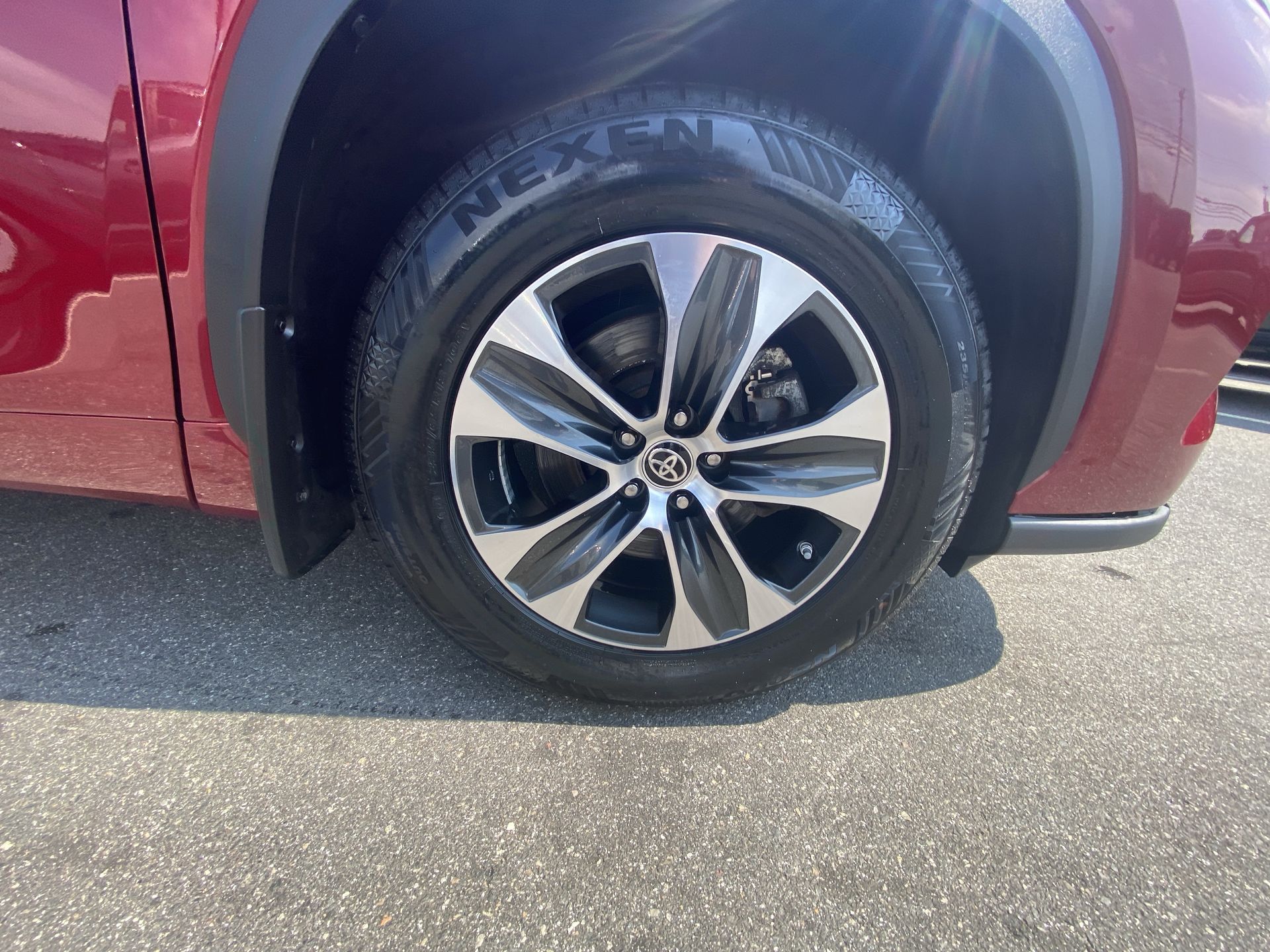 2021 Toyota Highlander XLE - Photo 10