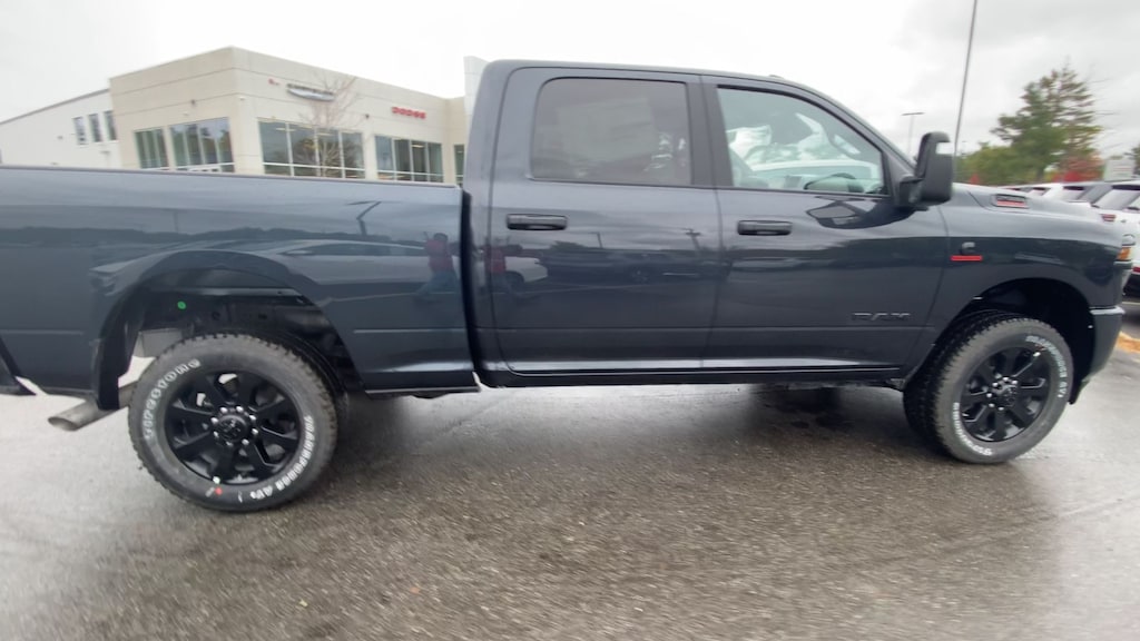 New 2026 Ram 2500 BIG HORN CREW CAB 4X4 6'4 BOX Pickup