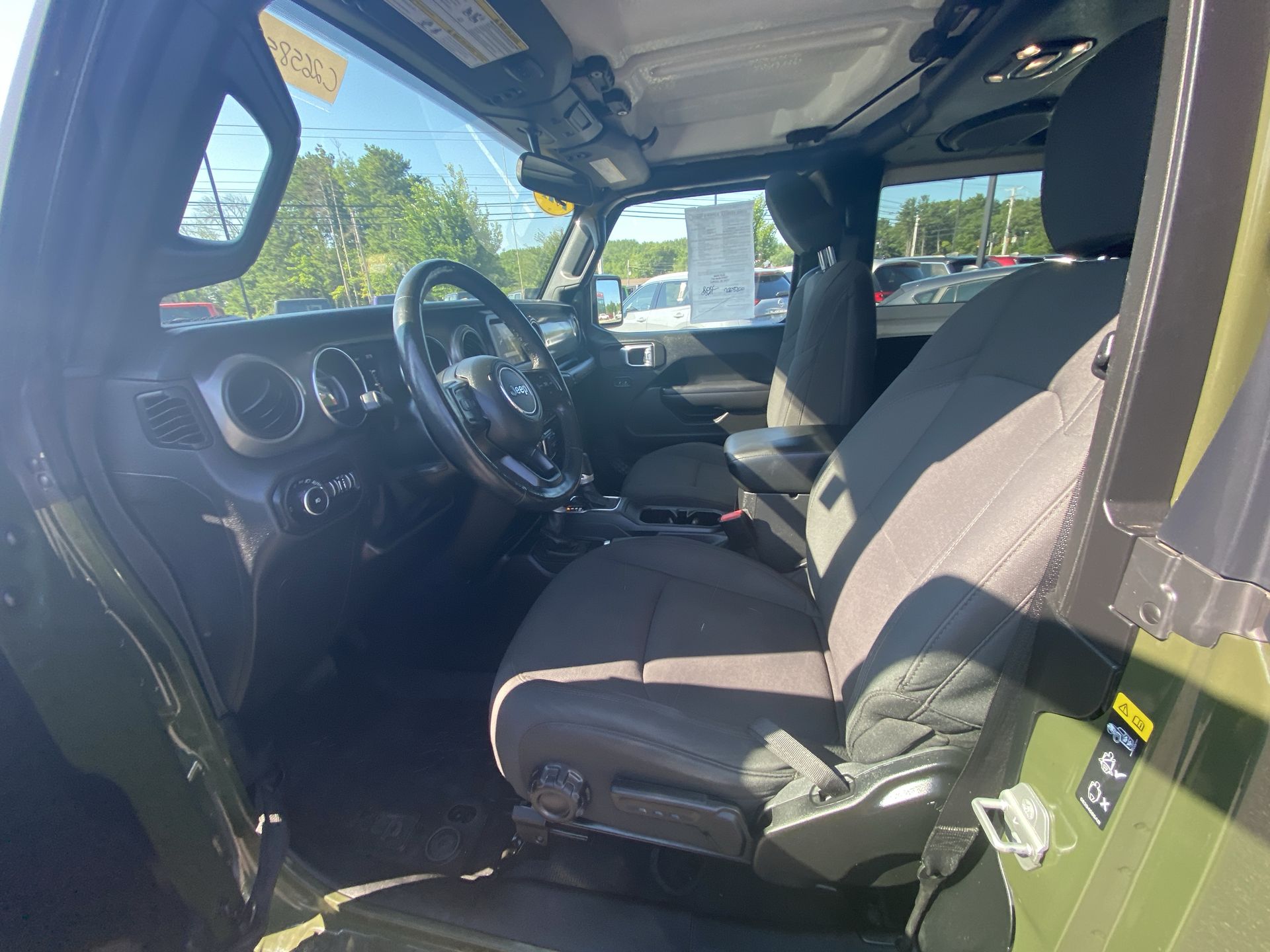 2021 Jeep Wrangler Willys - Photo 11