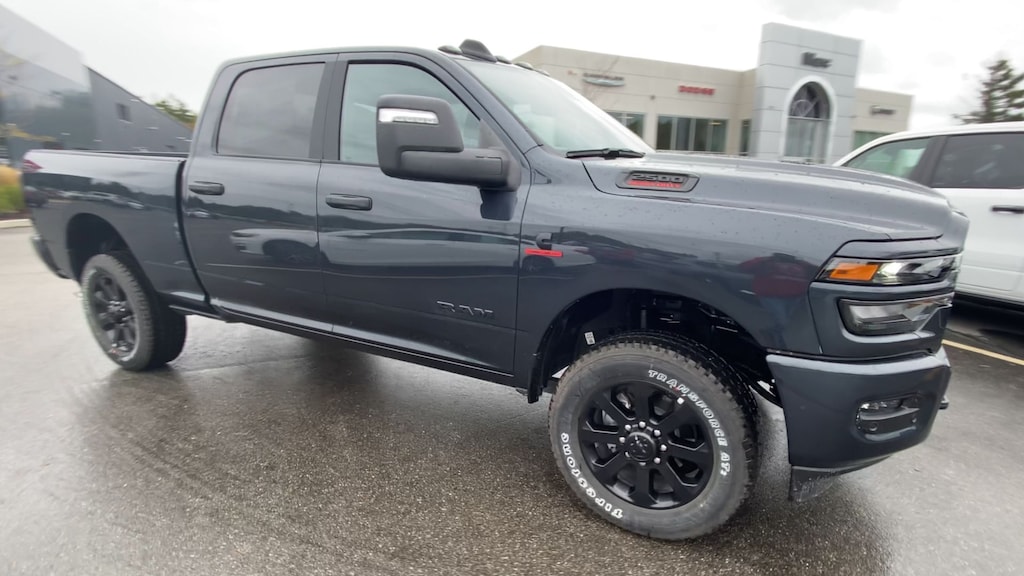 New 2026 Ram 2500 BIG HORN CREW CAB 4X4 6'4 BOX Pickup