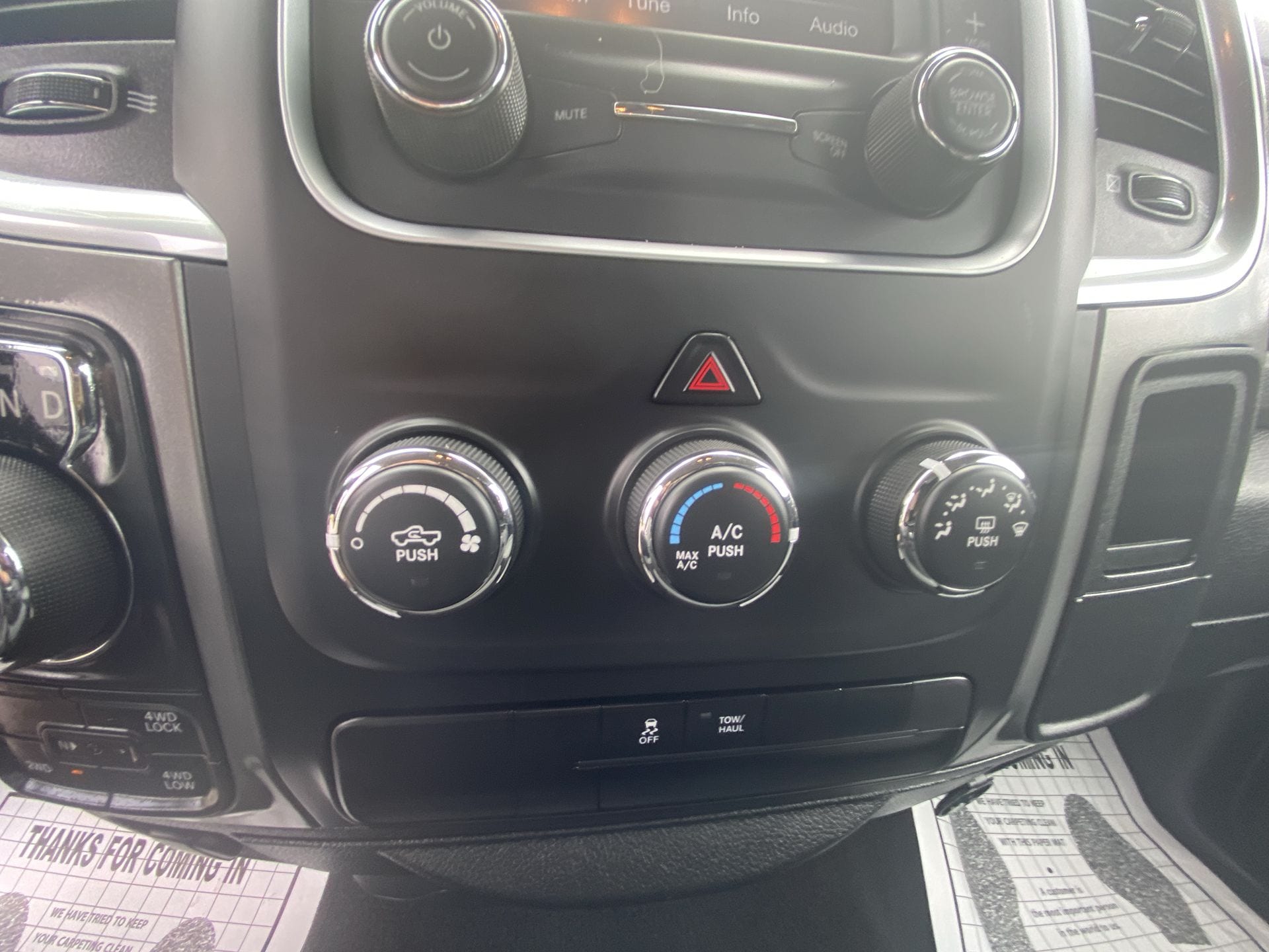2024 RAM Ram 1500 Classic SLT - Photo 18