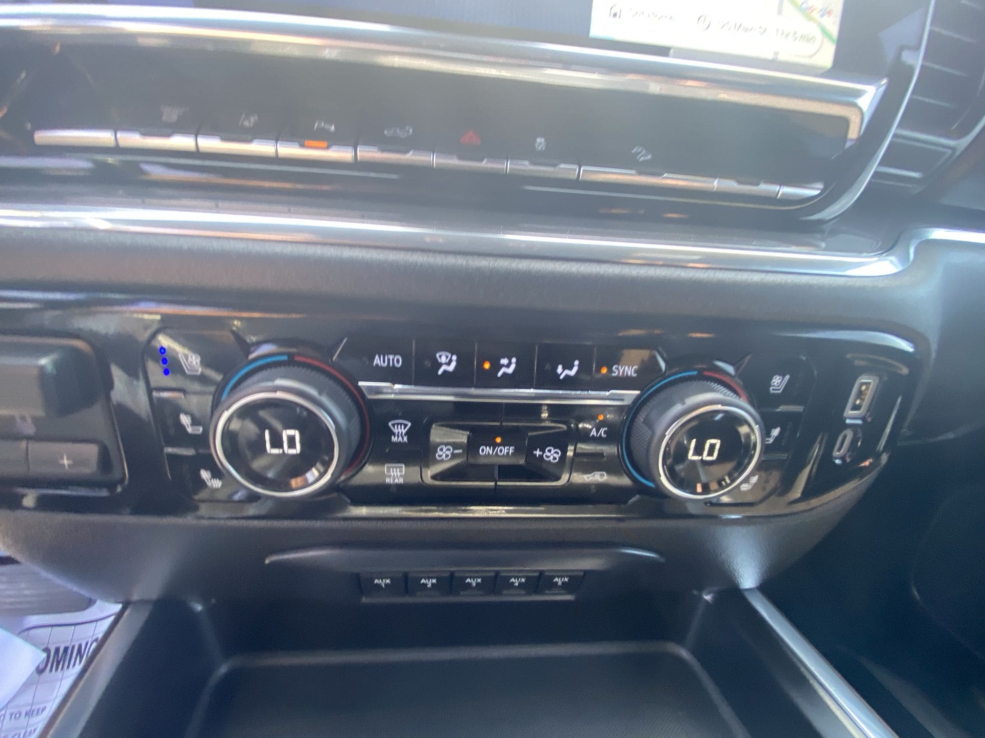 2025 Chevrolet Silverado 3500HD High Country - Photo 18