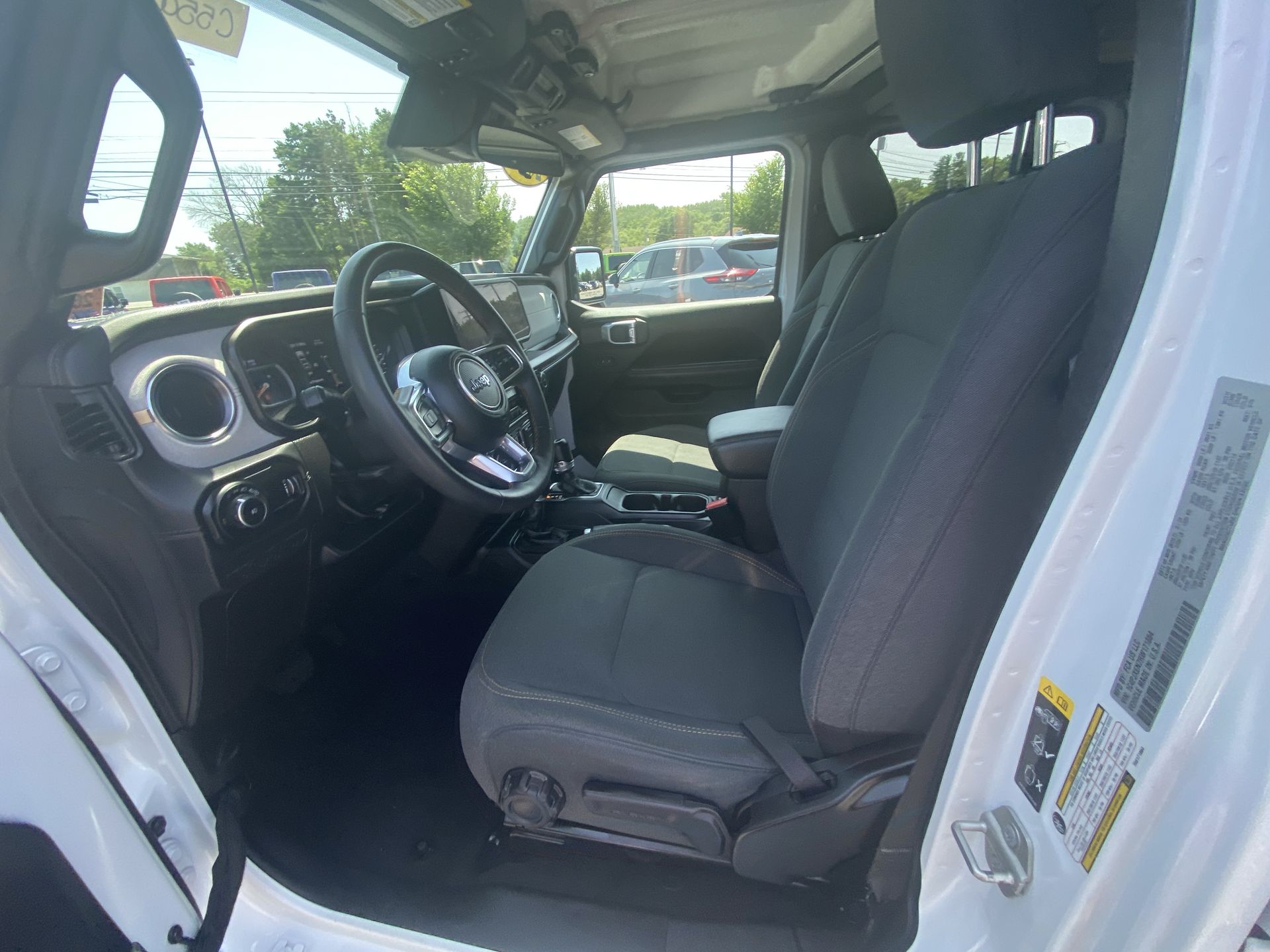 2024 Jeep Wrangler 4-Door Sahara - Photo 11