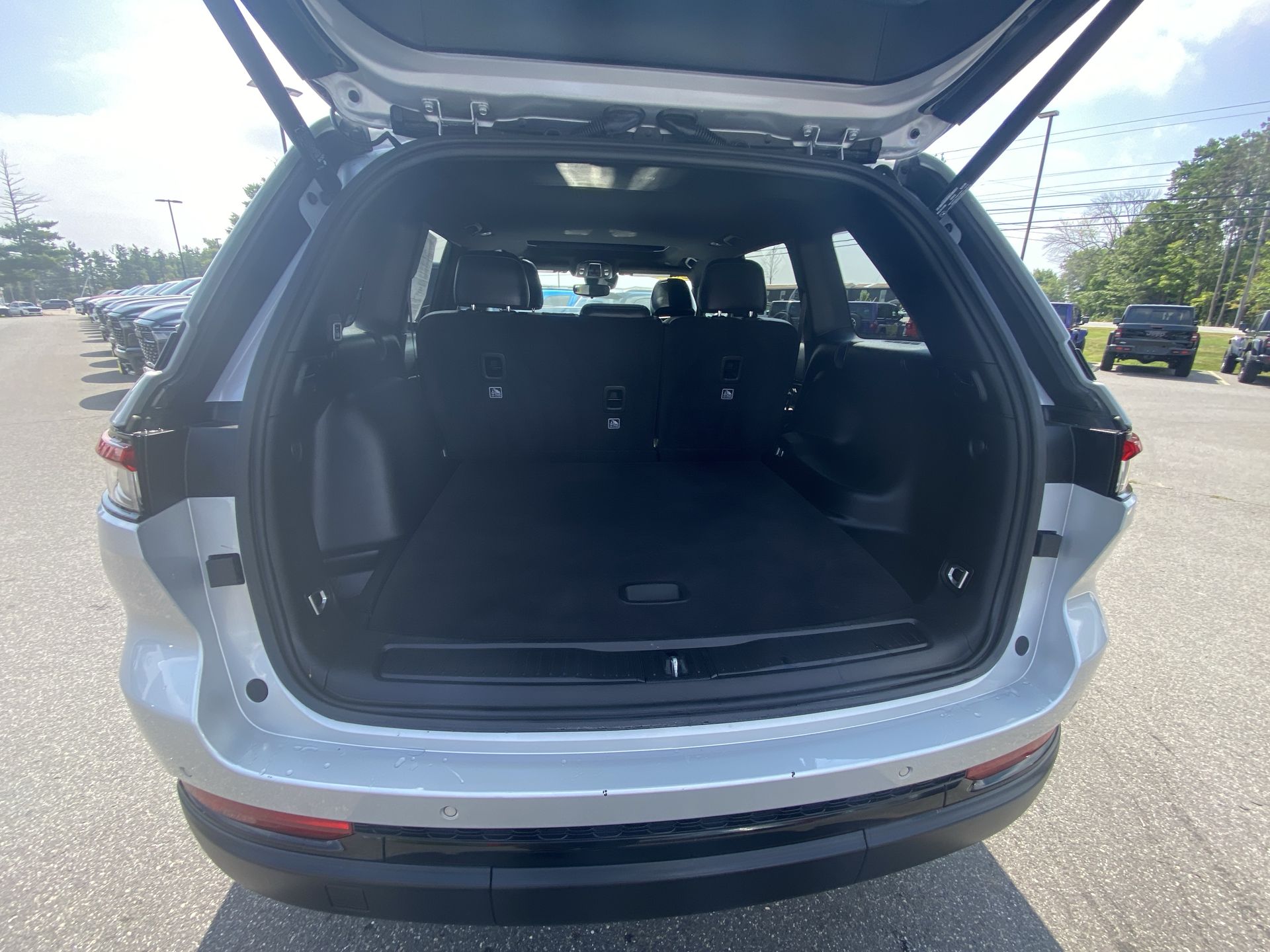 2023 Jeep Grand Cherokee Altitude - Photo 23