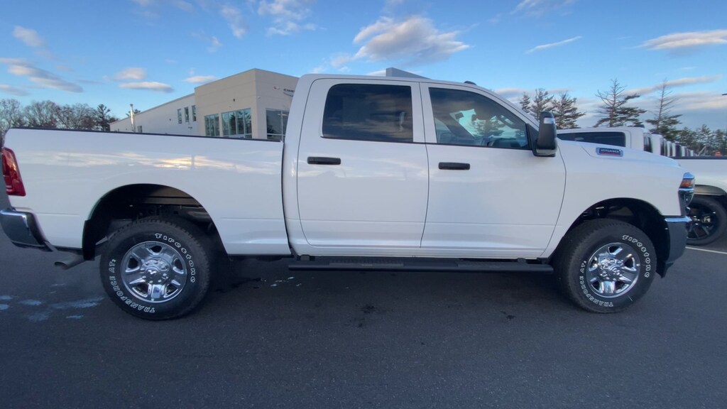 New 2026 Ram 2500 TRADESMAN CREW CAB 4X4 6'4 BOX Pickup