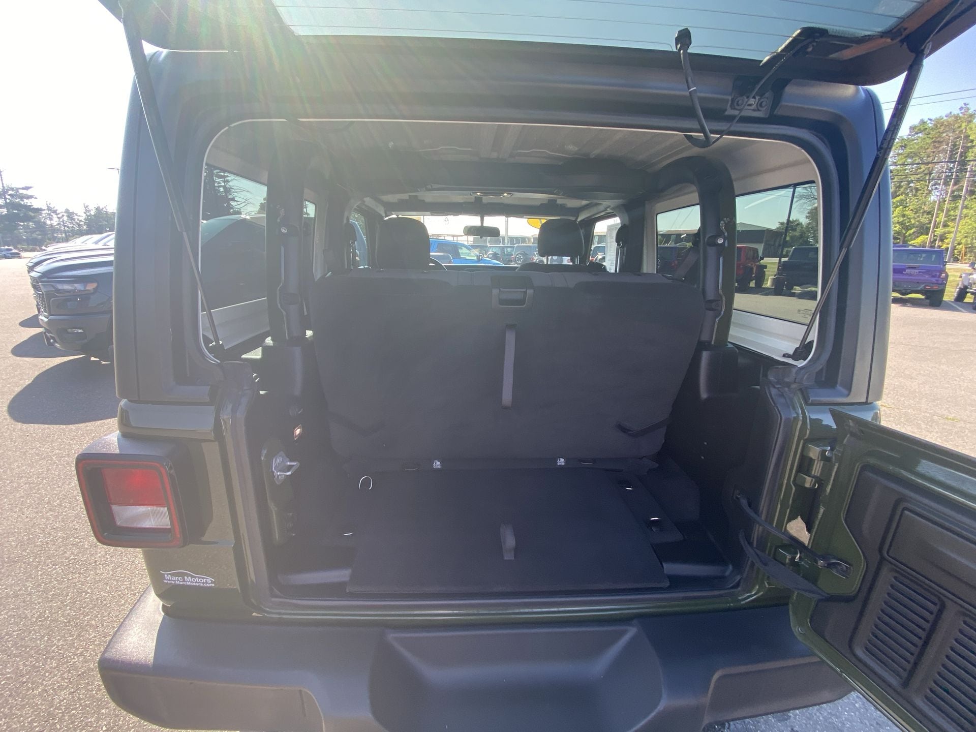 2021 Jeep Wrangler Willys - Photo 22