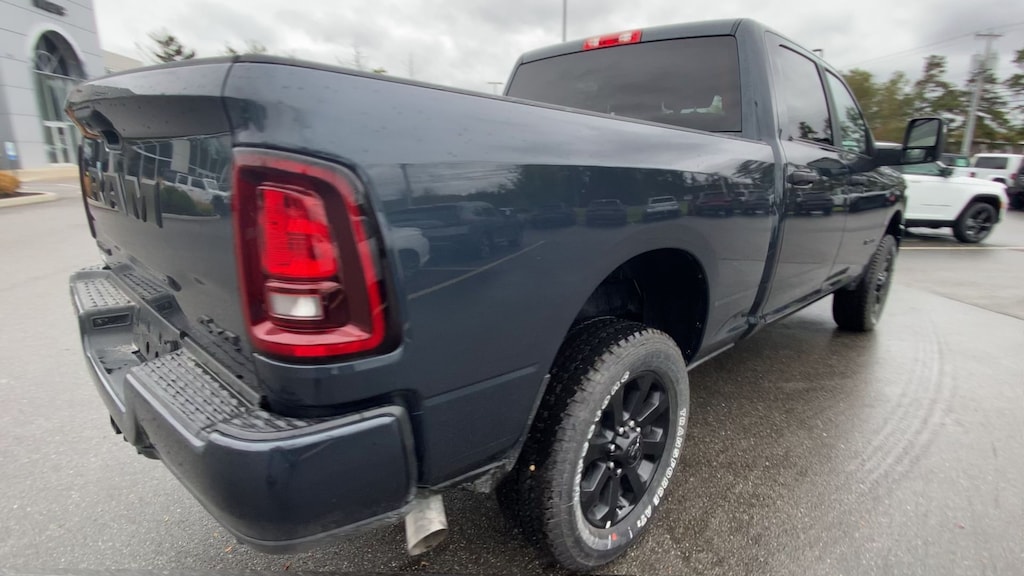 New 2026 Ram 2500 BIG HORN CREW CAB 4X4 6'4 BOX Pickup