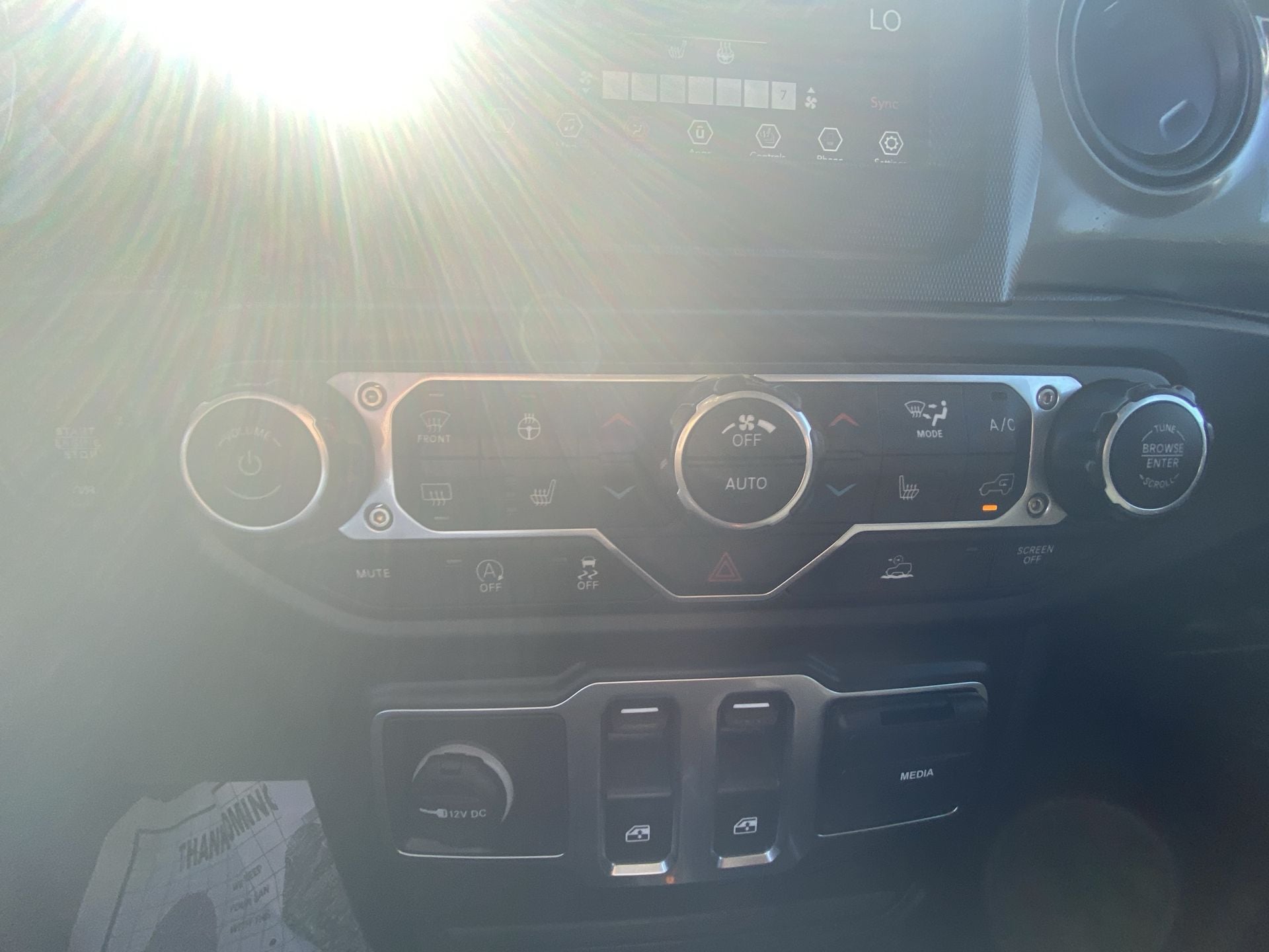 2021 Jeep Wrangler Willys - Photo 18