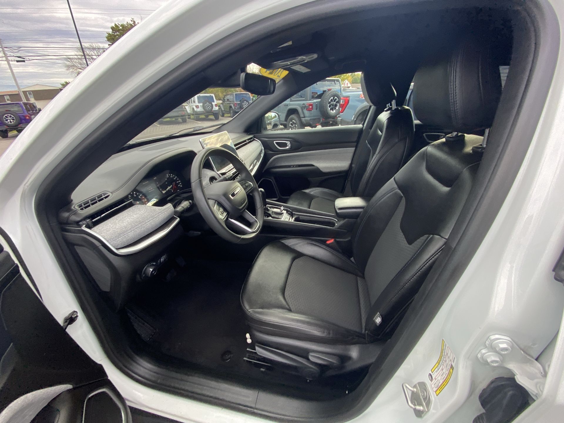 2024 Jeep Compass Latitude - Photo 11