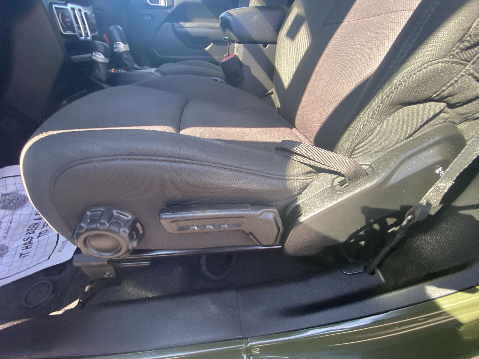 2021 Jeep Wrangler Willys - Photo 12
