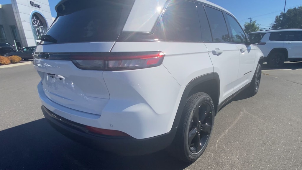 New 2025 Jeep Grand Cherokee ALTITUDE X 4X4 Sport Utility