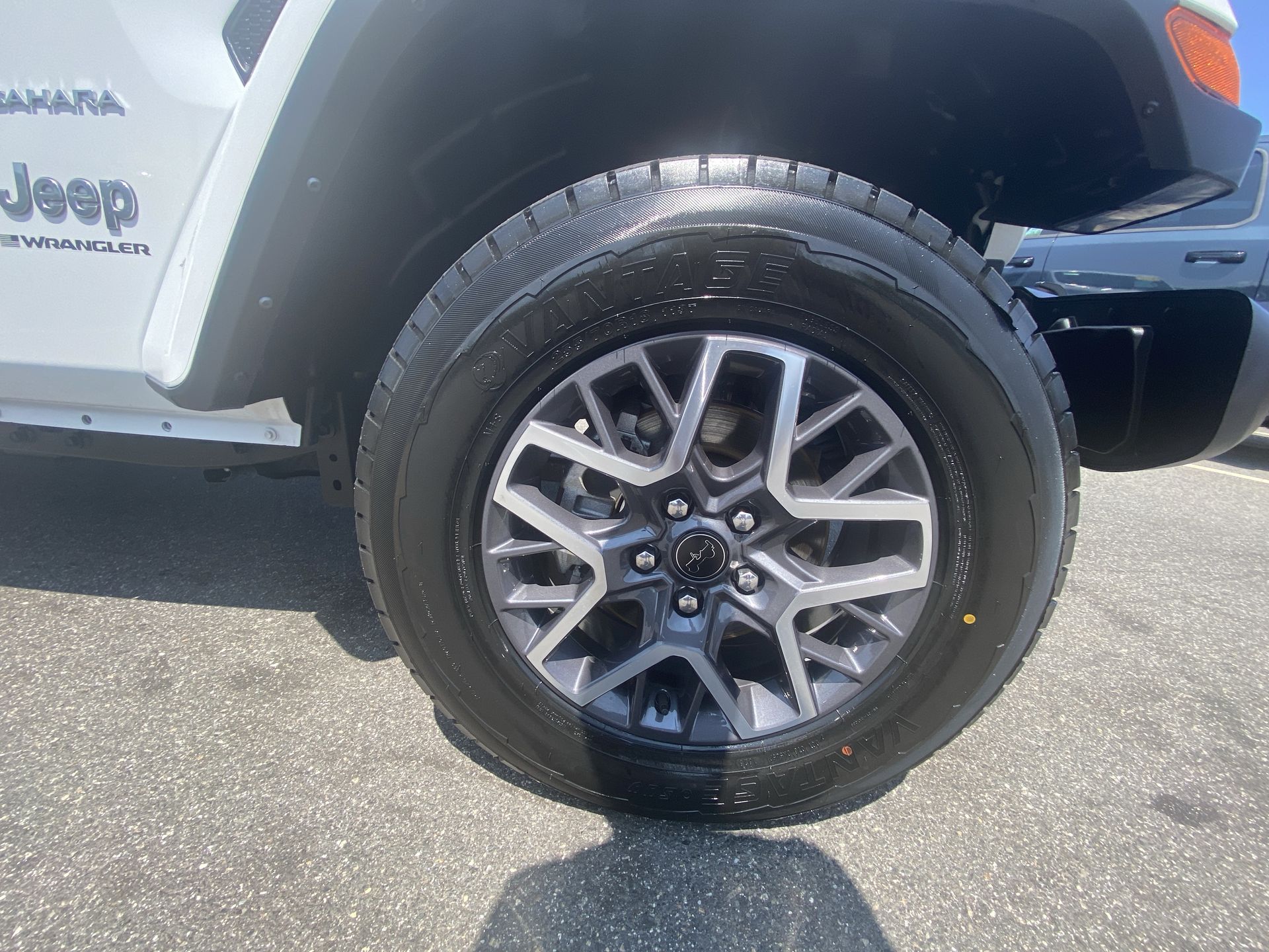 2024 Jeep Wrangler 4-Door Sahara - Photo 10