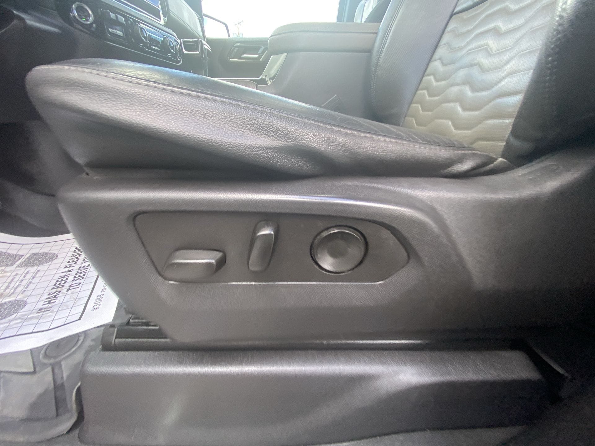 2023 Chevrolet Silverado 1500 ZR2 - Photo 12